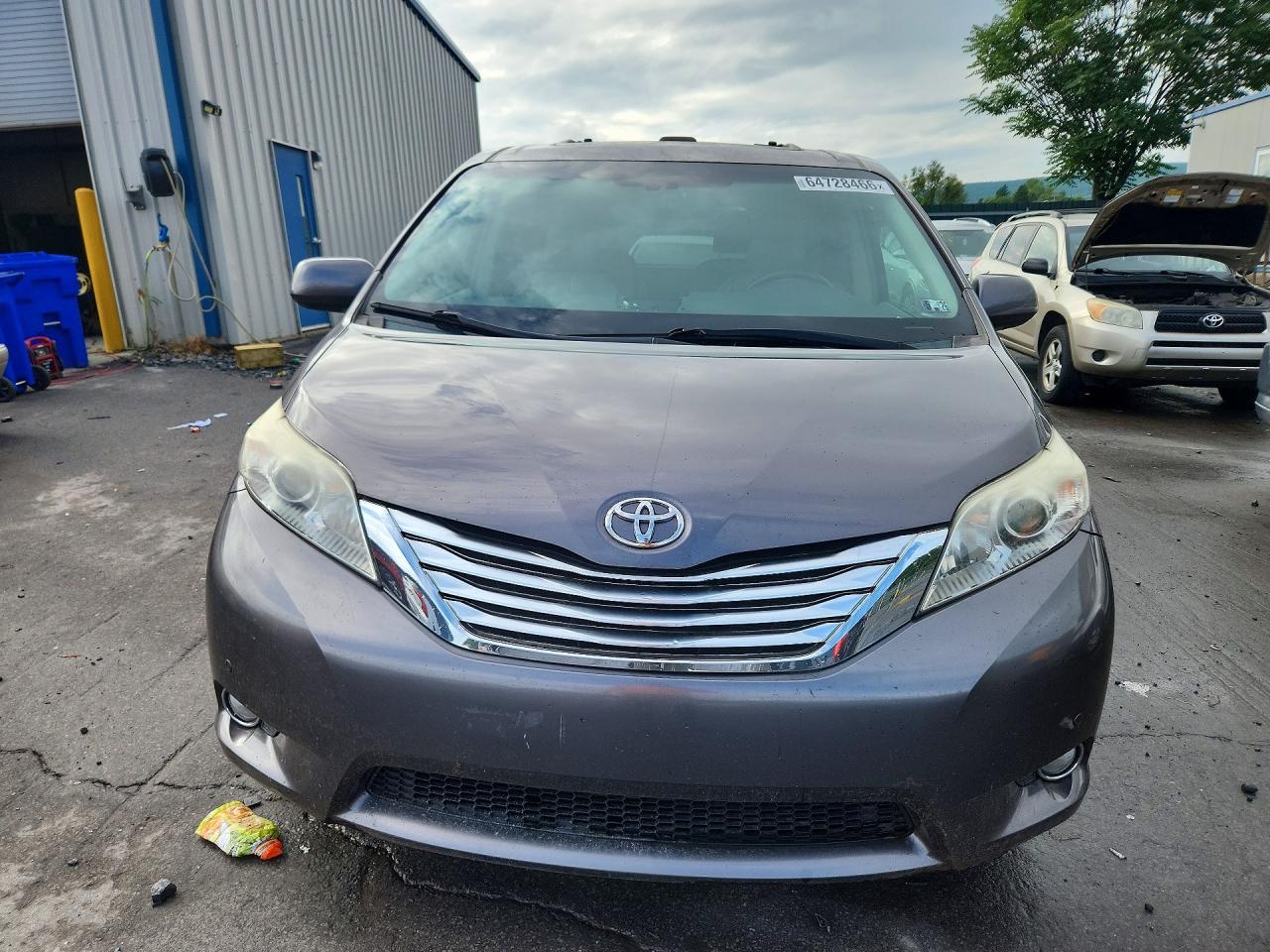 2011 Toyota Sienna Limited 7-passenger Gray vin: 5TDDK3DC2BS014550