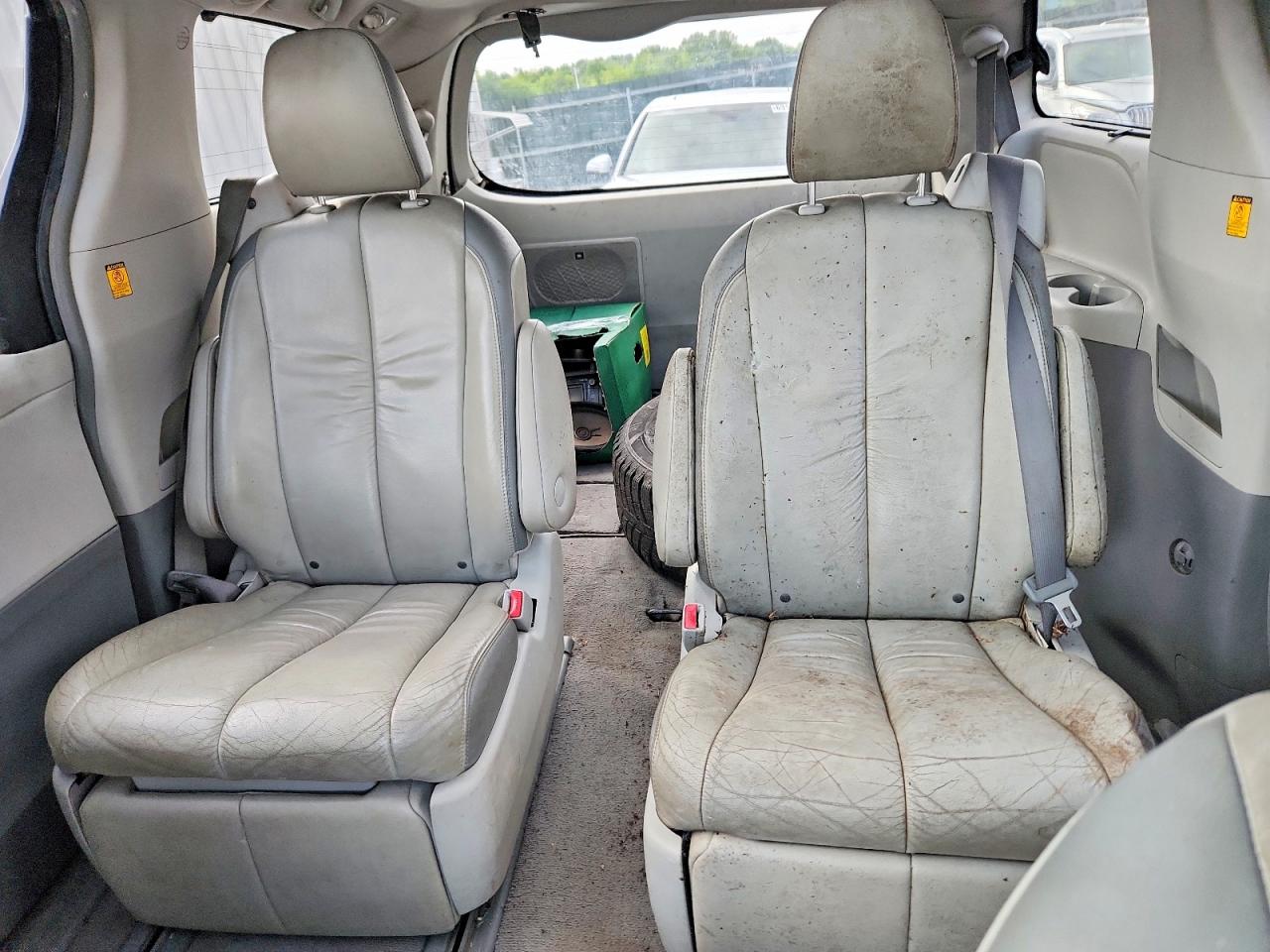 2011 Toyota Sienna Limited 7-passenger Gray vin: 5TDDK3DC2BS014550