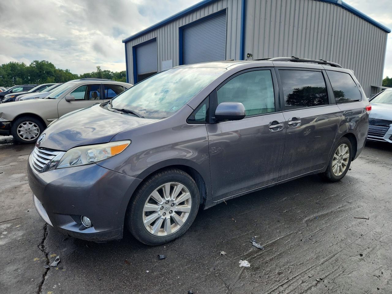 2011 Toyota Sienna Limited 7-passenger Gray vin: 5TDDK3DC2BS014550