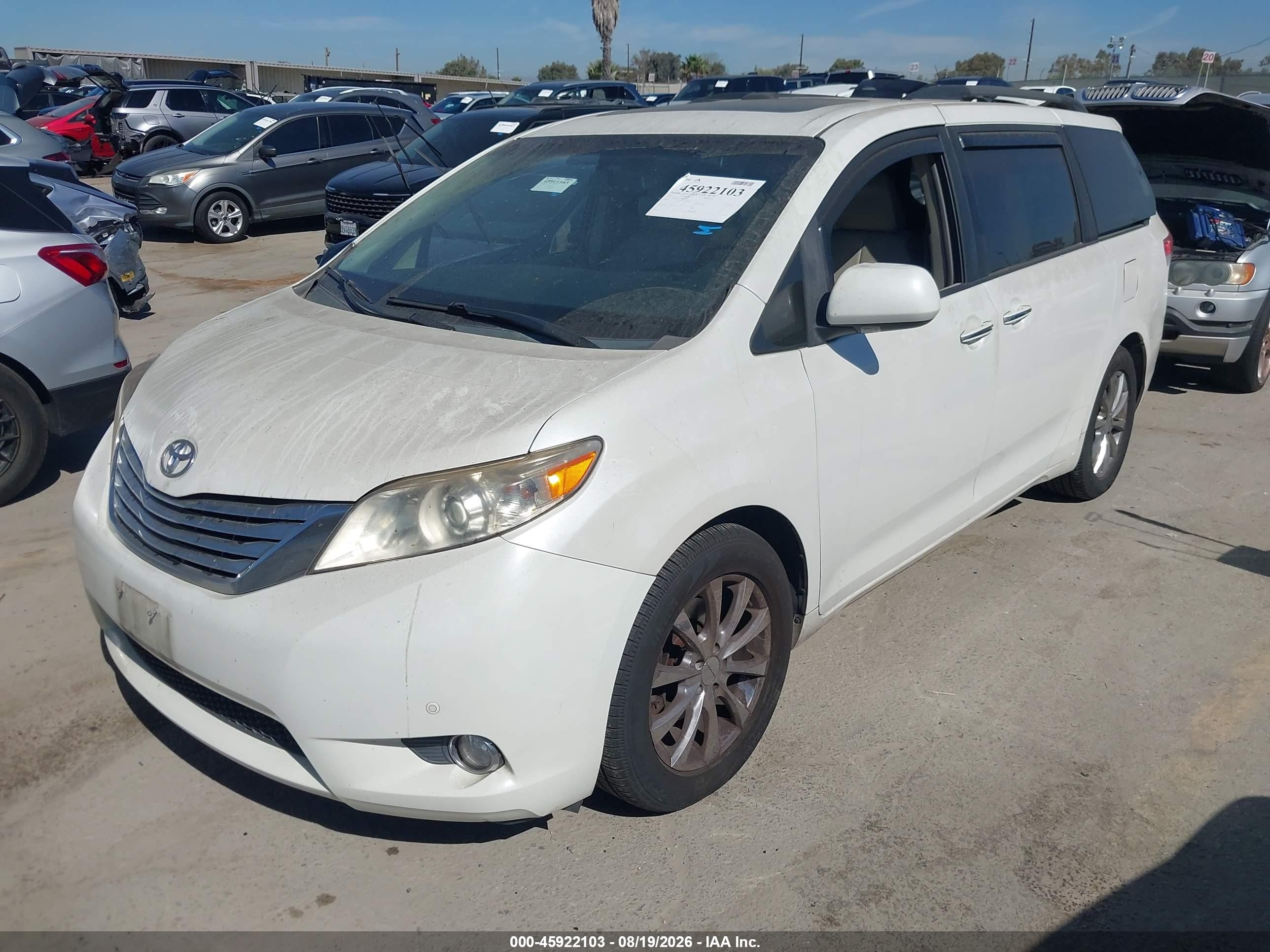 2011 Toyota Sienna Limited White vin: 5TDDK3DC2BS023782