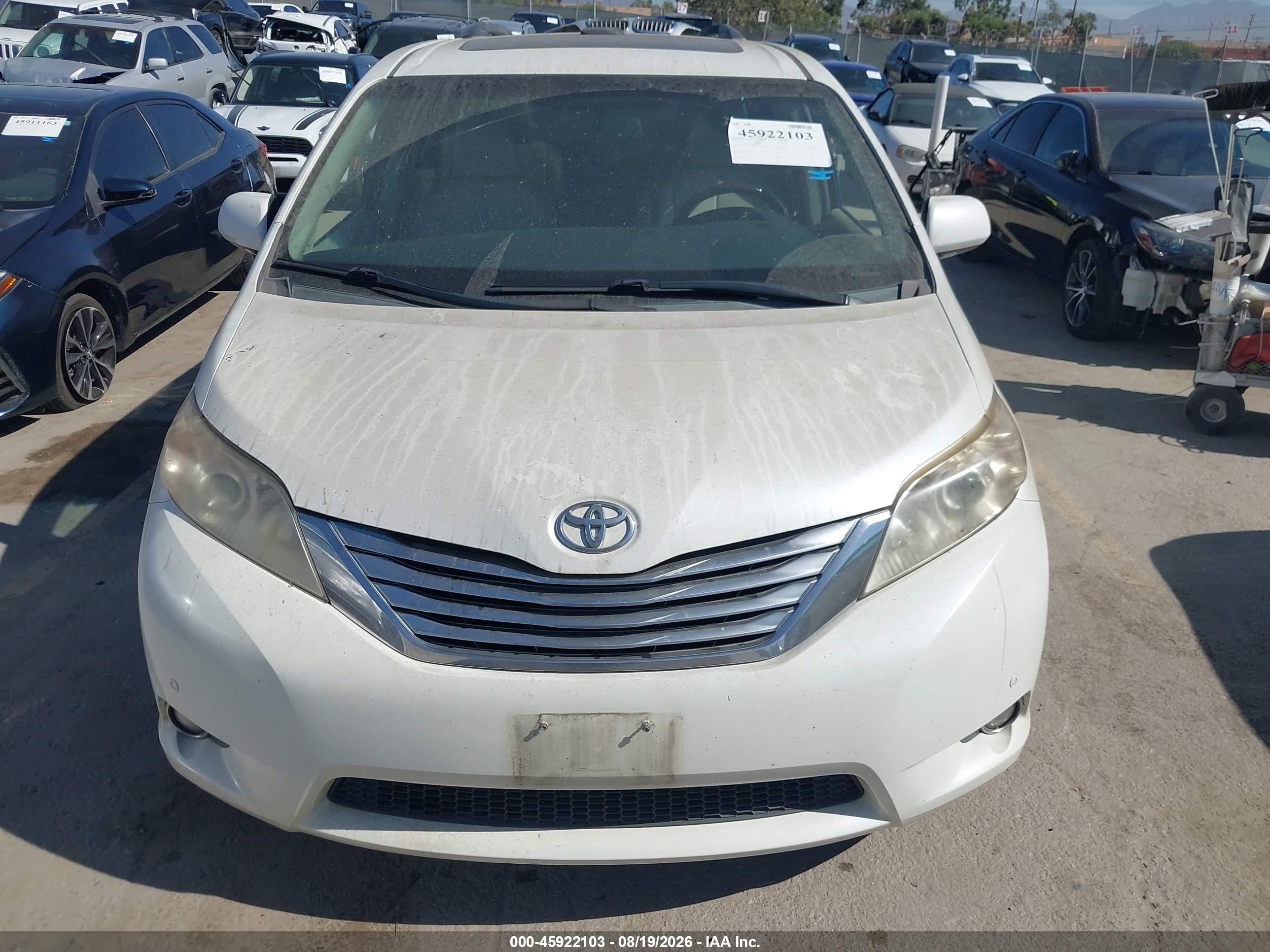 2011 Toyota Sienna Limited White vin: 5TDDK3DC2BS023782