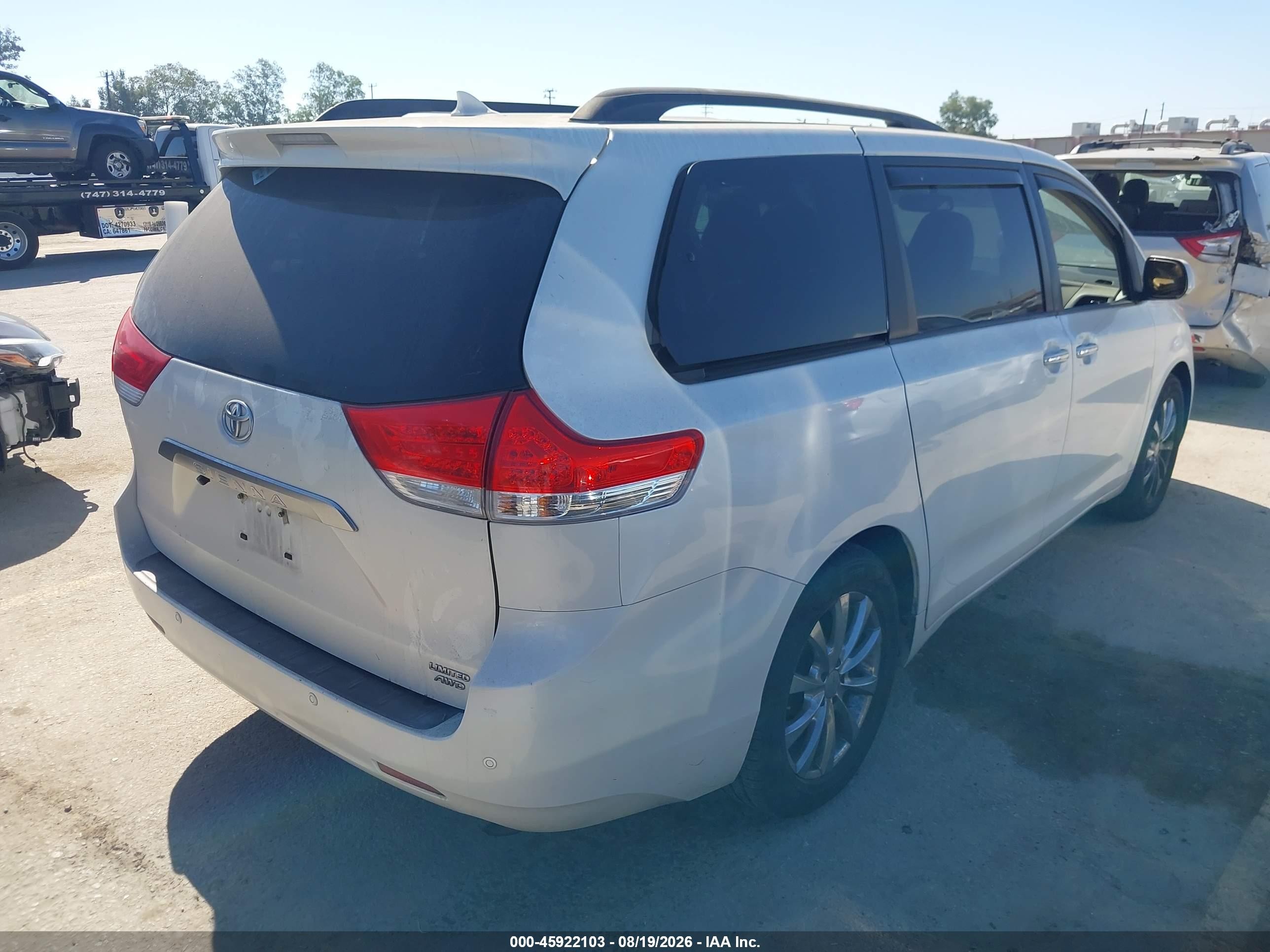 2011 Toyota Sienna Limited White vin: 5TDDK3DC2BS023782