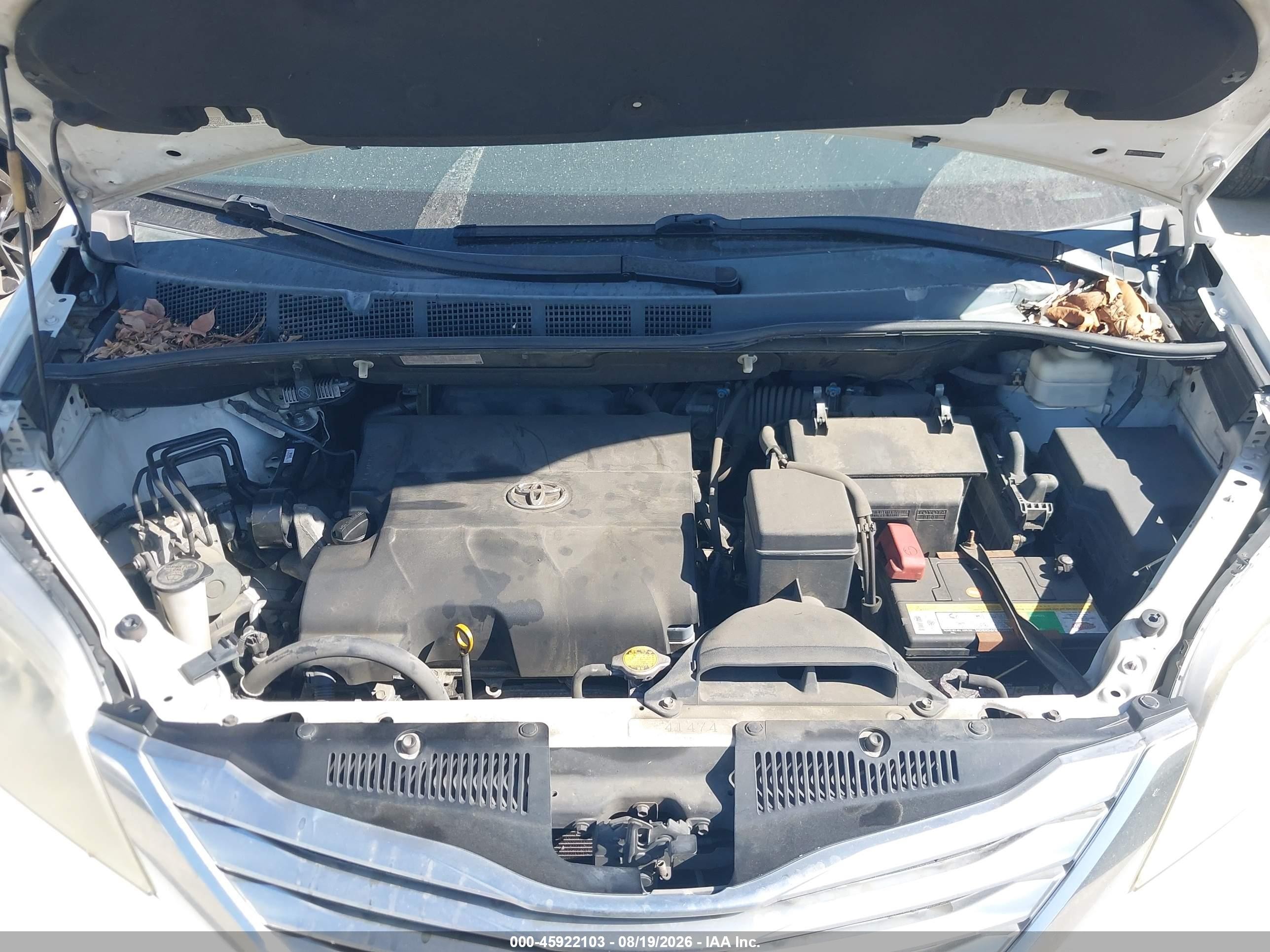 2011 Toyota Sienna Limited White vin: 5TDDK3DC2BS023782