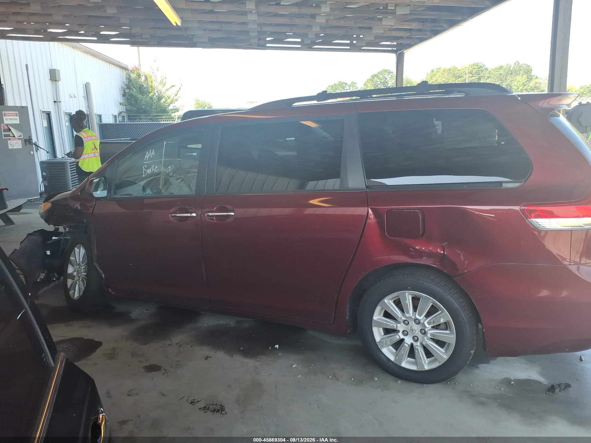 2012 Toyota Sienna Xle 7 Passenger Red vin: 5TDDK3DC2CS035626
