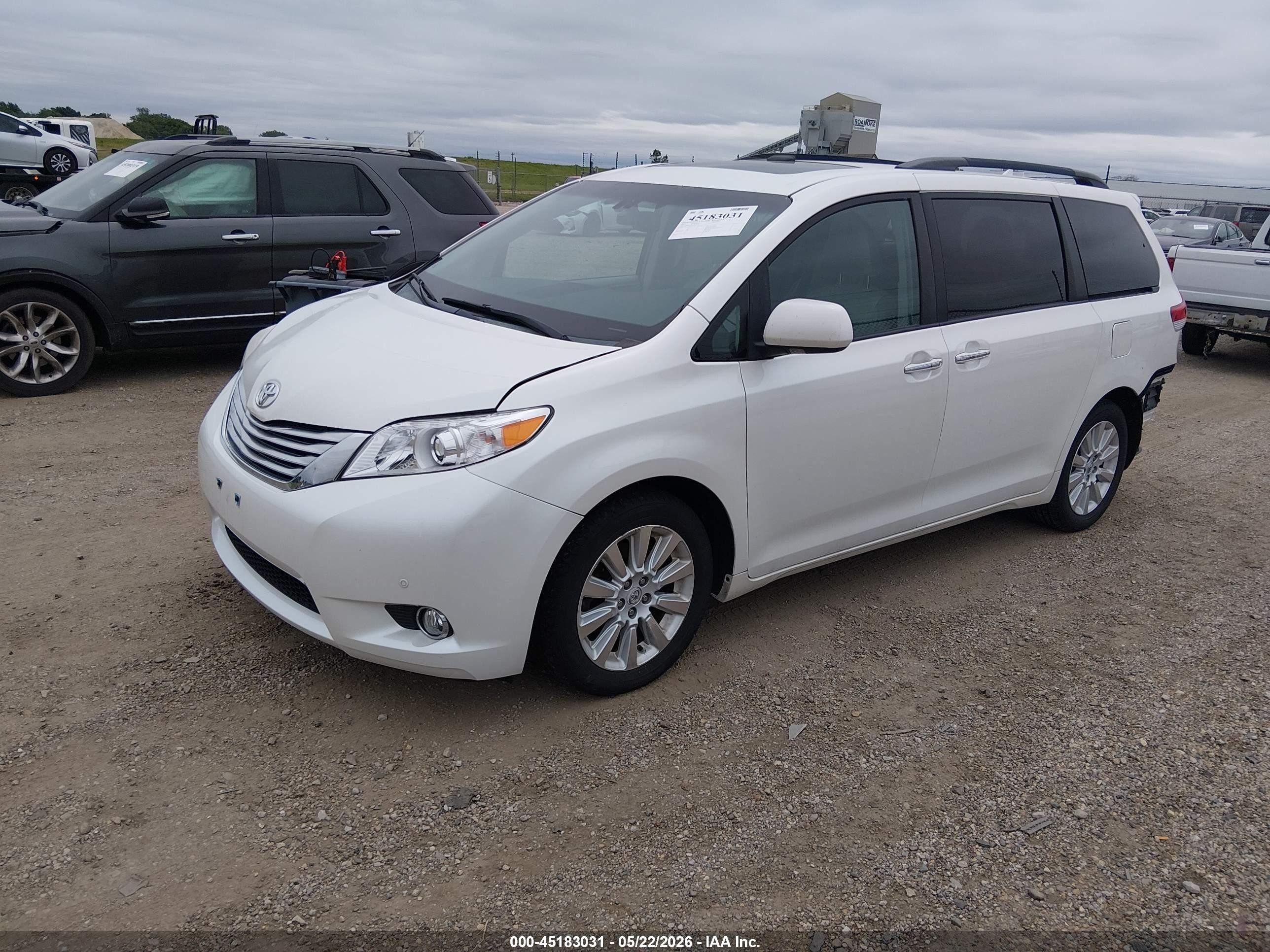 2012 Toyota Sienna Limited 7 Passenger White vin: 5TDDK3DC2CS035724