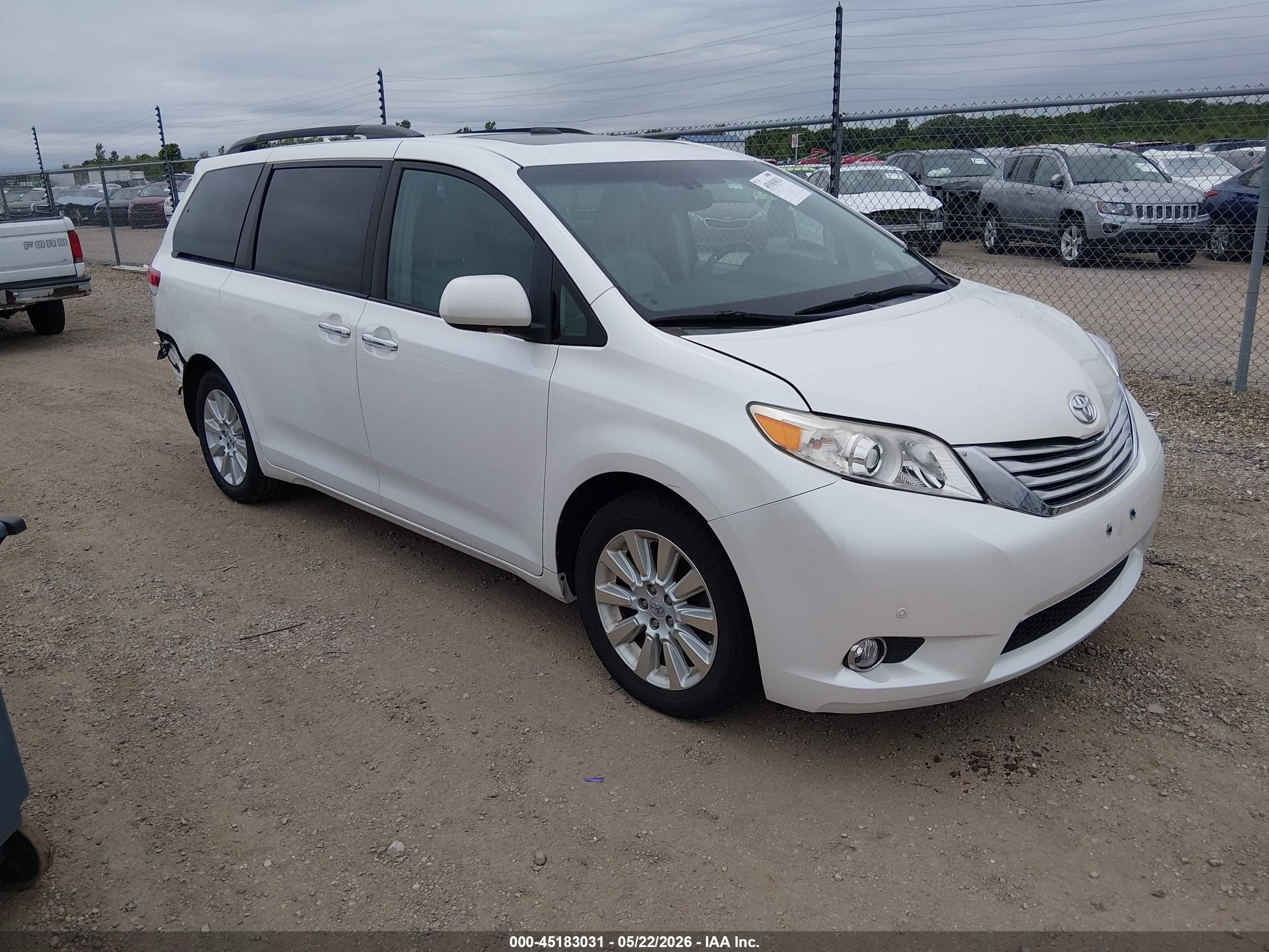 2012 Toyota Sienna Limited 7 Passenger White vin: 5TDDK3DC2CS035724
