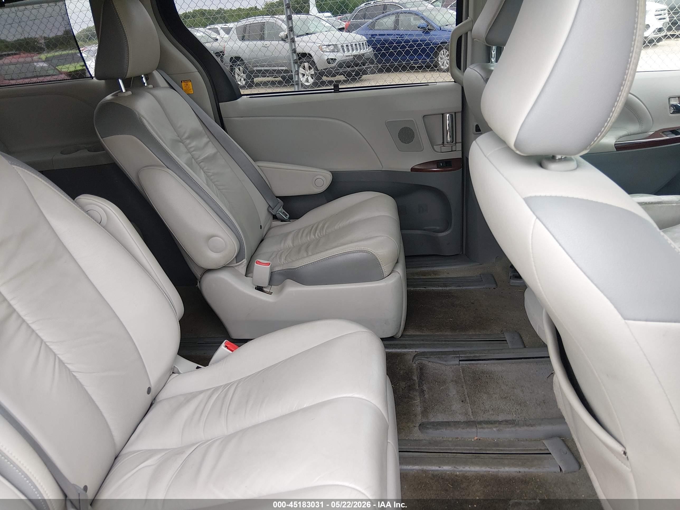 2012 Toyota Sienna Limited 7 Passenger White vin: 5TDDK3DC2CS035724