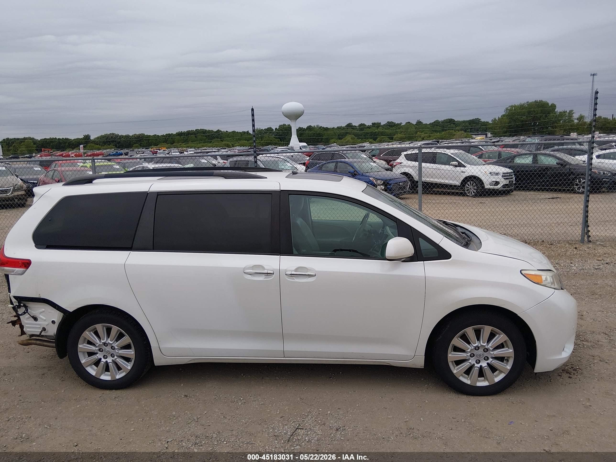 2012 Toyota Sienna Limited 7 Passenger White vin: 5TDDK3DC2CS035724