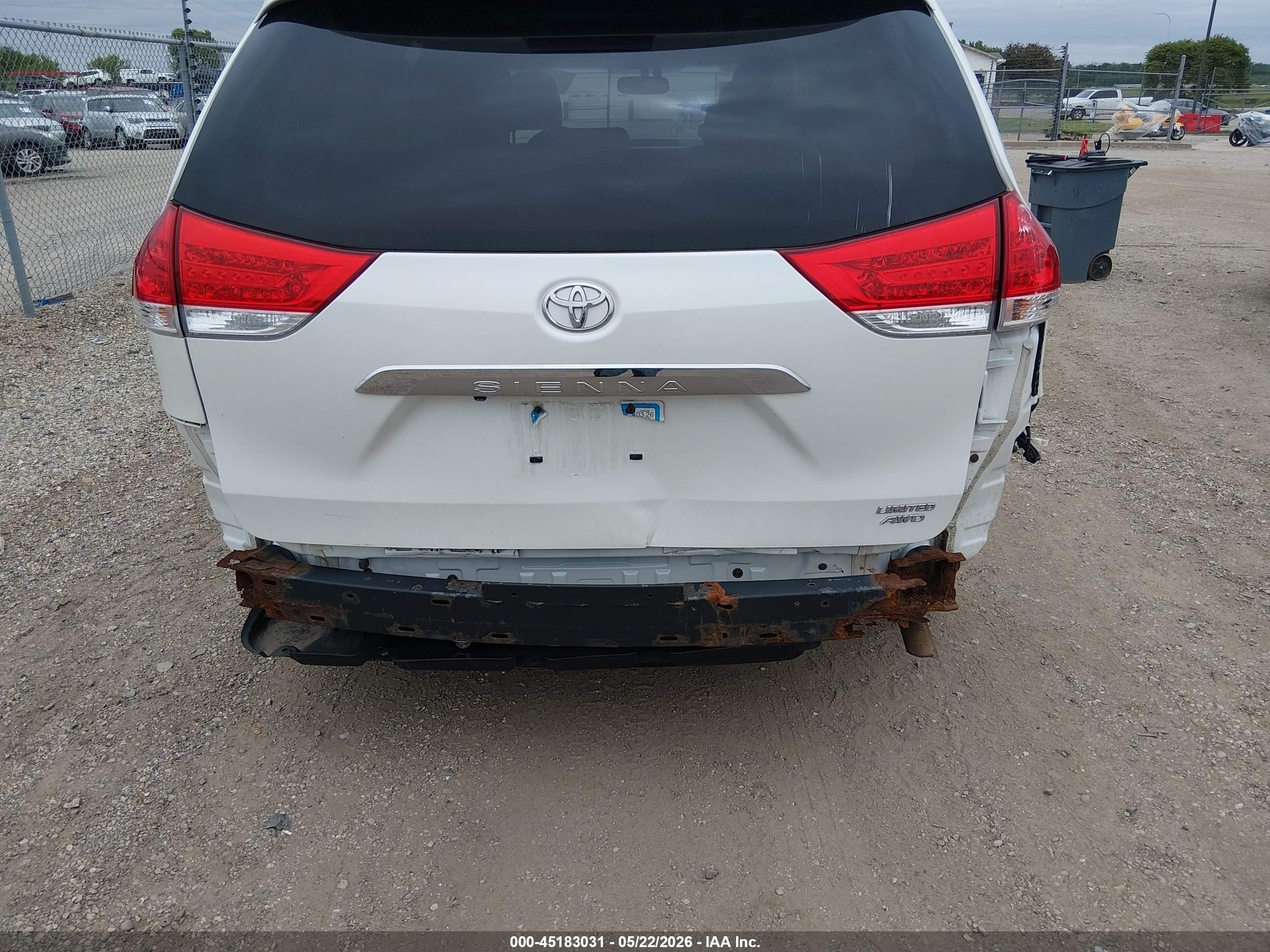 2012 Toyota Sienna Limited 7 Passenger White vin: 5TDDK3DC2CS035724