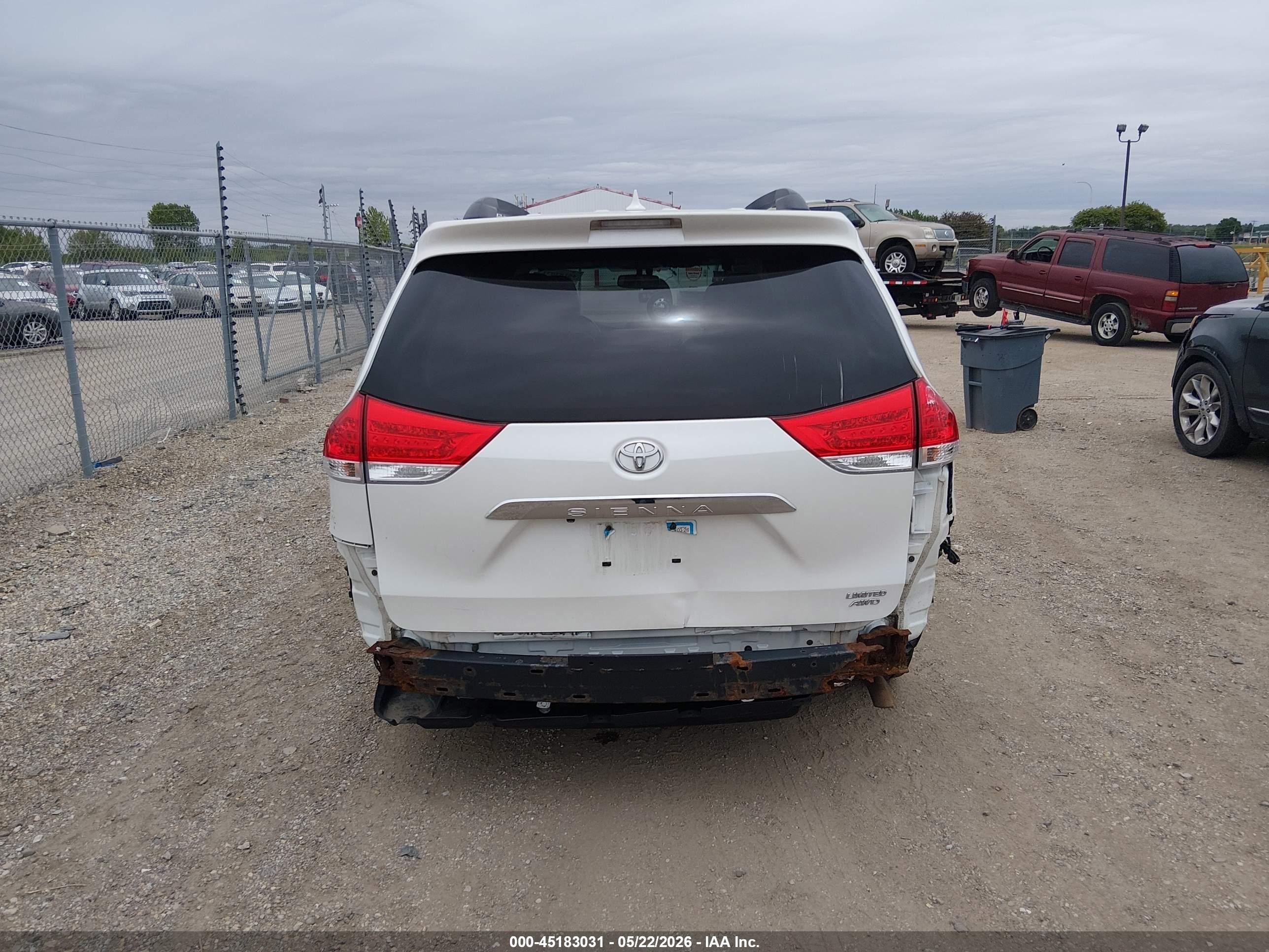 2012 Toyota Sienna Limited 7 Passenger White vin: 5TDDK3DC2CS035724