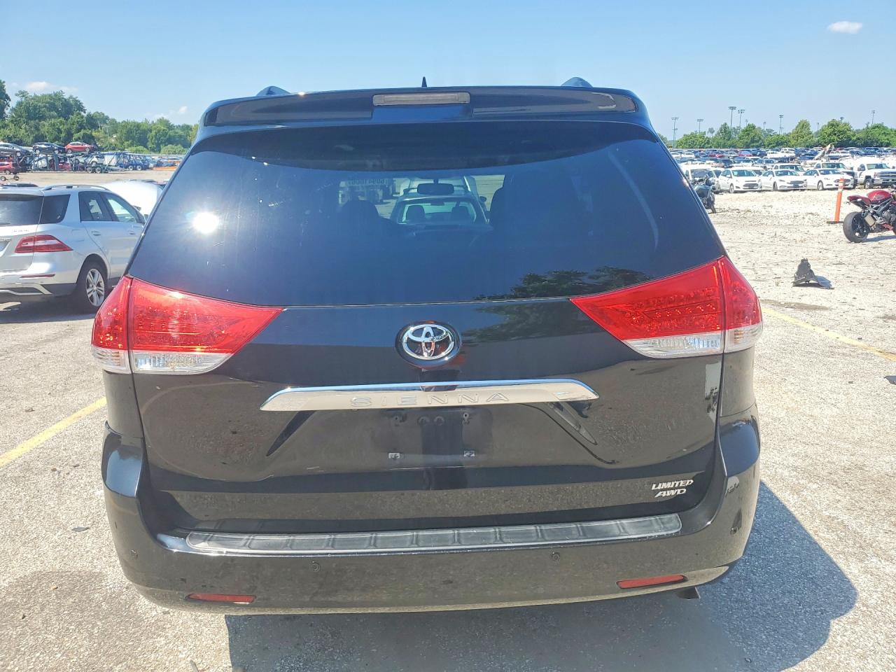 2012 Toyota Sienna Limited 7-passenger Black vin: 5TDDK3DC2CS042396