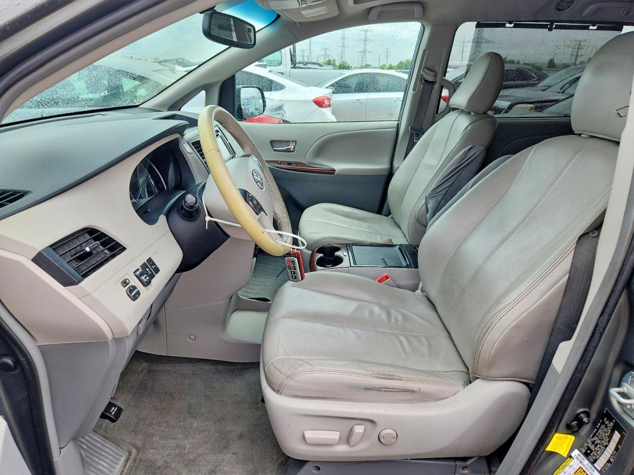 2012 Toyota Sienna Серый vin: 5TDDK3DC2CS044357