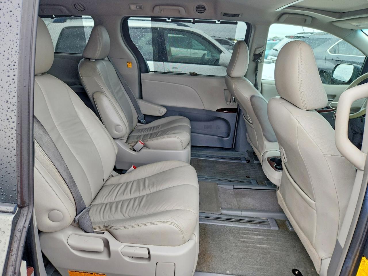 2012 Toyota Sienna Серый vin: 5TDDK3DC2CS044357