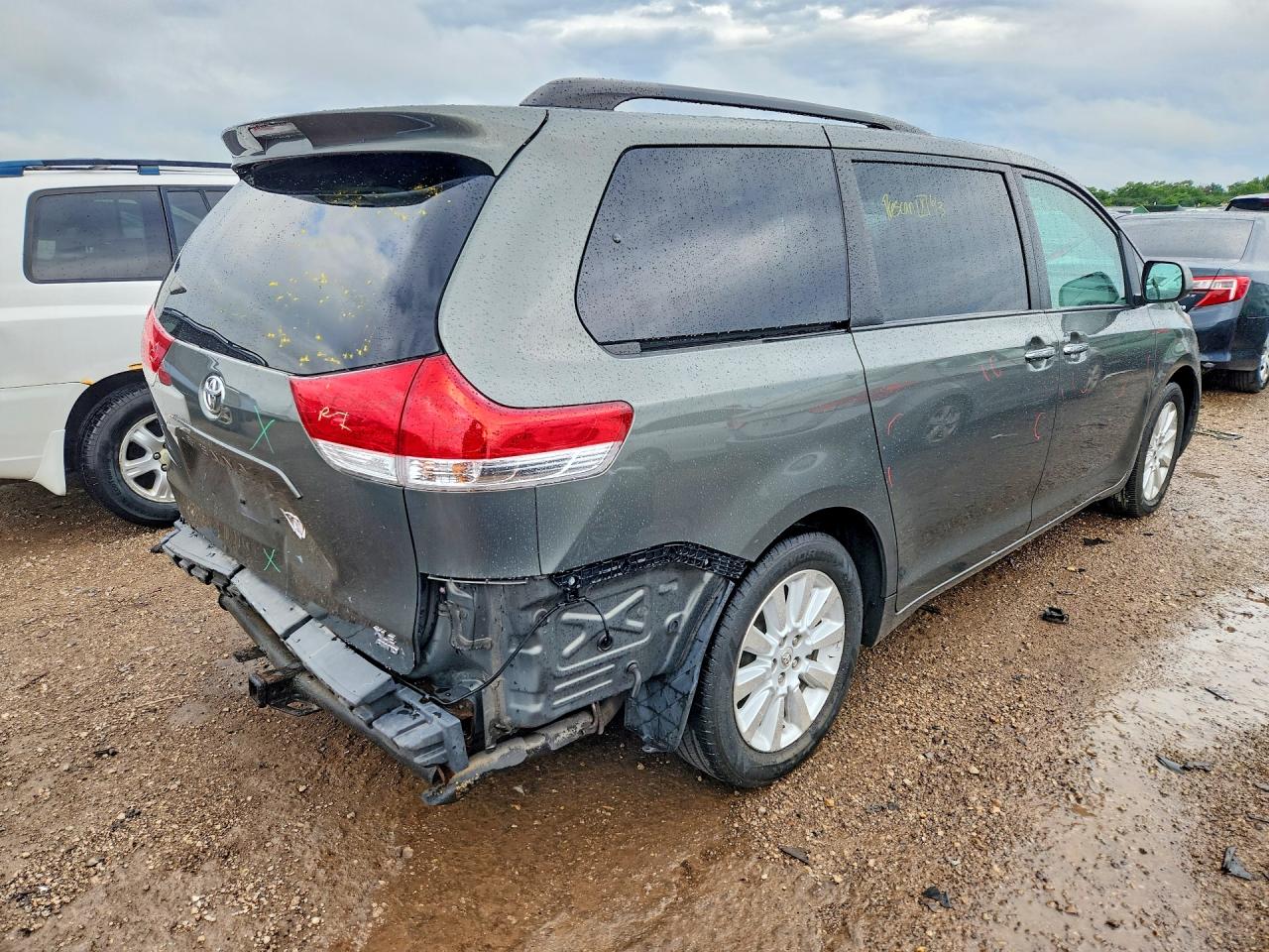 2012 Toyota Sienna Серый vin: 5TDDK3DC2CS044357