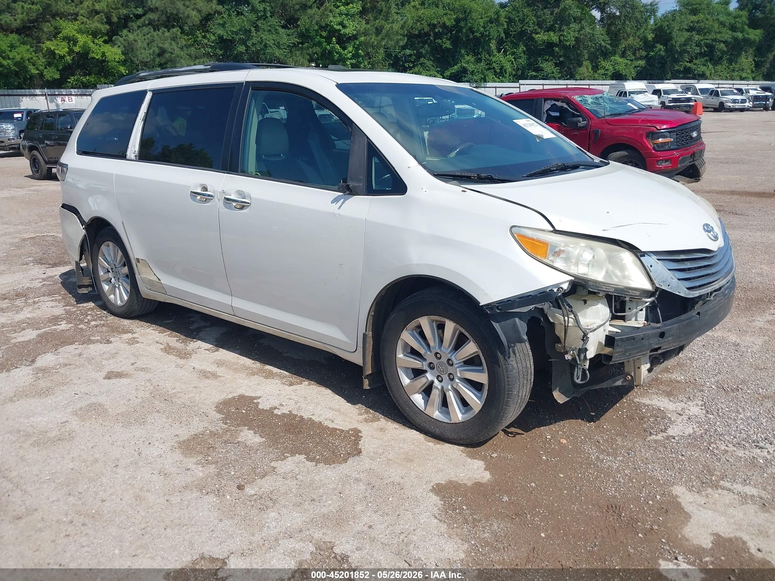 2012 Toyota Sienna Limited 7 Passenger White vin: 5TDDK3DC2CS044469
