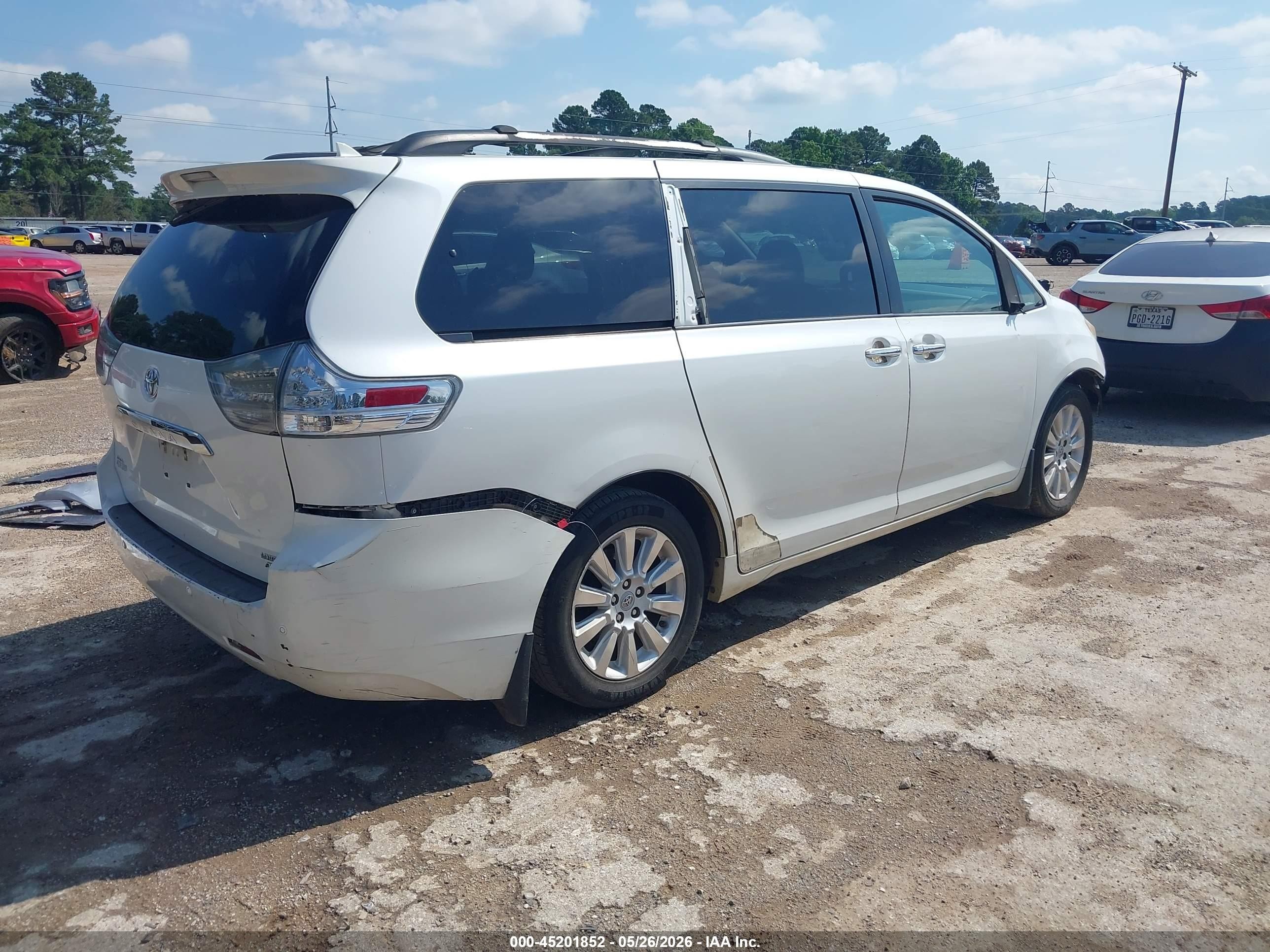 2012 Toyota Sienna Limited 7 Passenger Белый vin: 5TDDK3DC2CS044469