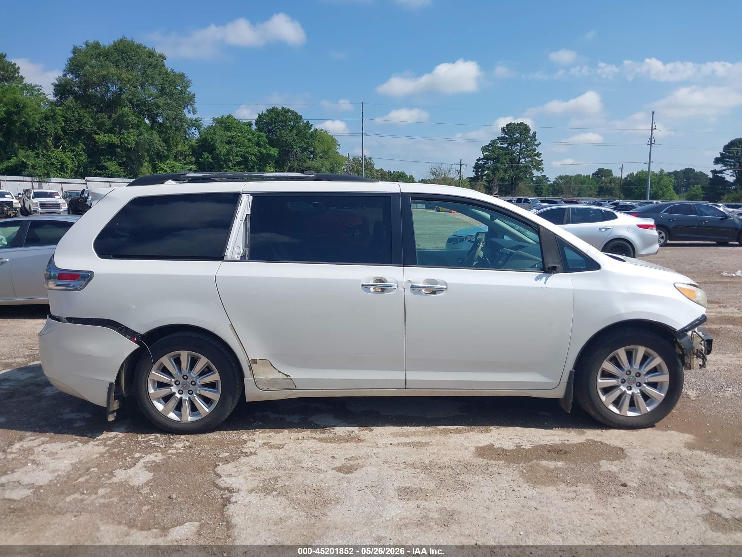 2012 Toyota Sienna Limited 7 Passenger Белый vin: 5TDDK3DC2CS044469