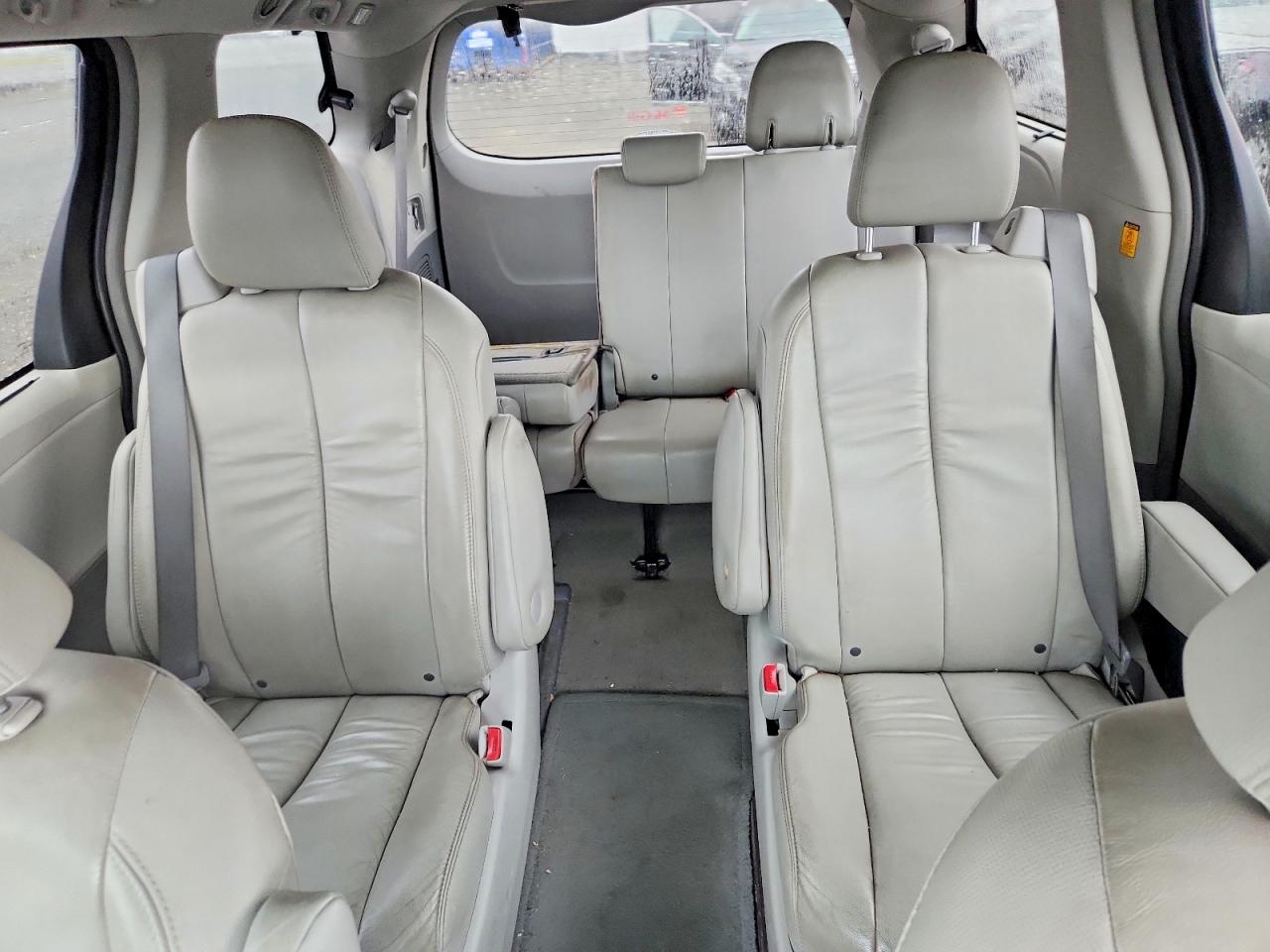 2012 Toyota Sienna Xle 7-passenger Серый vin: 5TDDK3DC2CS046223