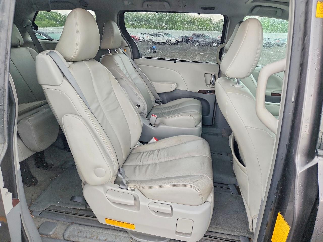 2012 Toyota Sienna Xle 7-passenger Серый vin: 5TDDK3DC2CS046223
