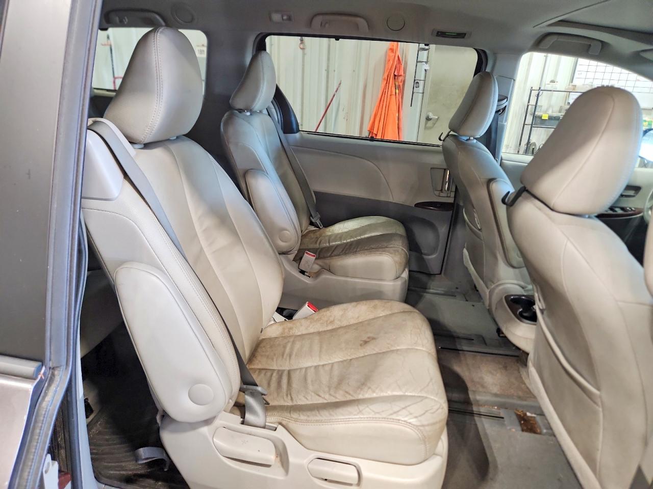 2013 Toyota Sienna Xle 7-passenger Gray vin: 5TDDK3DC2DS049995