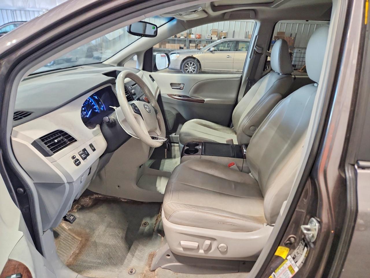 2013 Toyota Sienna Xle 7-passenger Gray vin: 5TDDK3DC2DS049995
