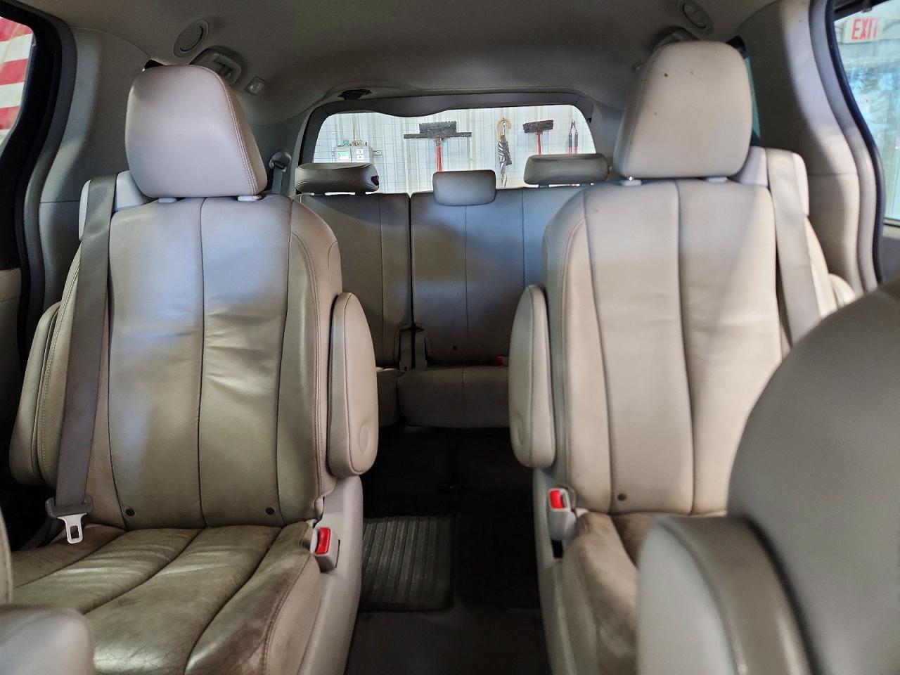 2013 Toyota Sienna Xle 7-passenger Gray vin: 5TDDK3DC2DS049995