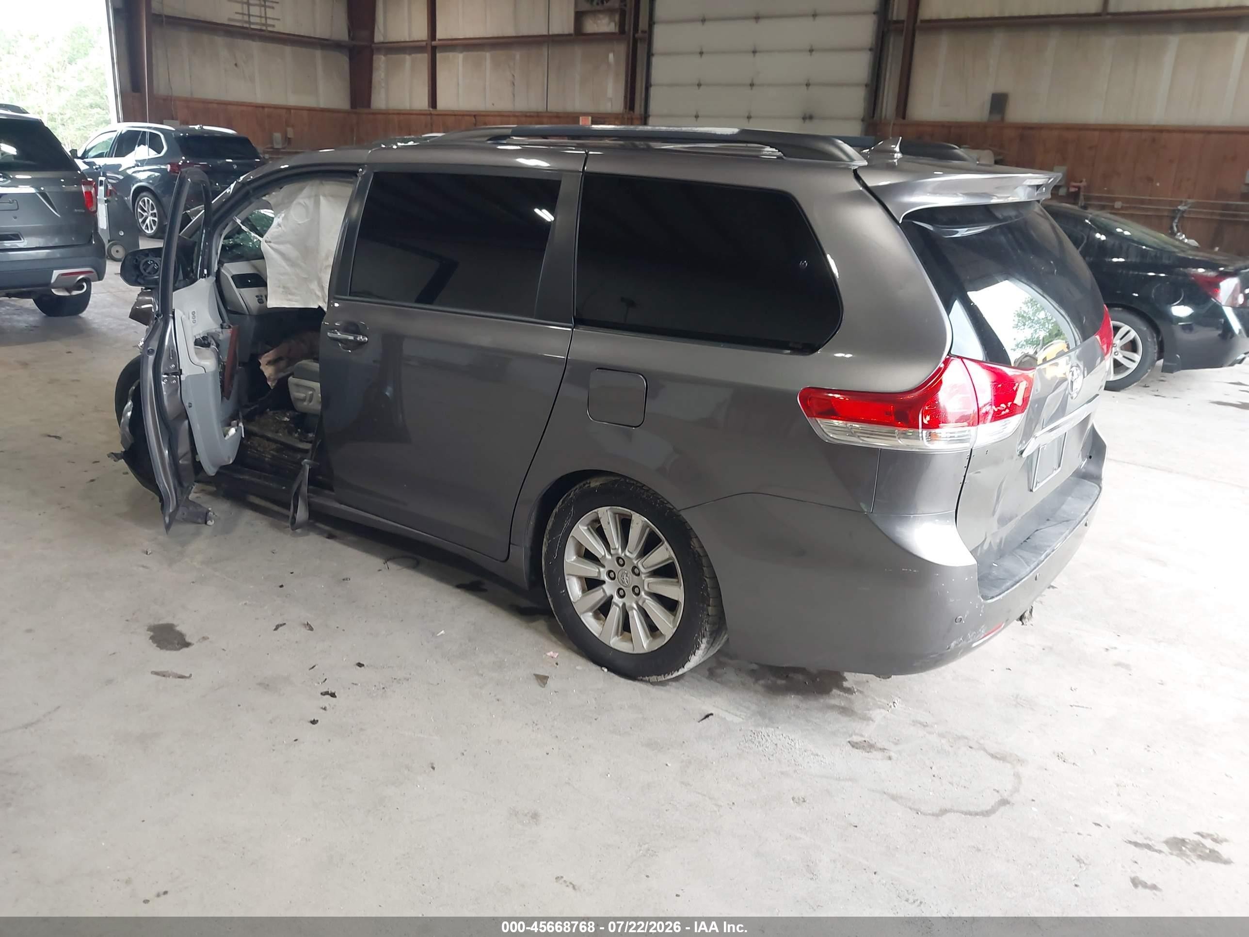 2013 Toyota Sienna Limited 7 Passenger Gray vin: 5TDDK3DC2DS056736