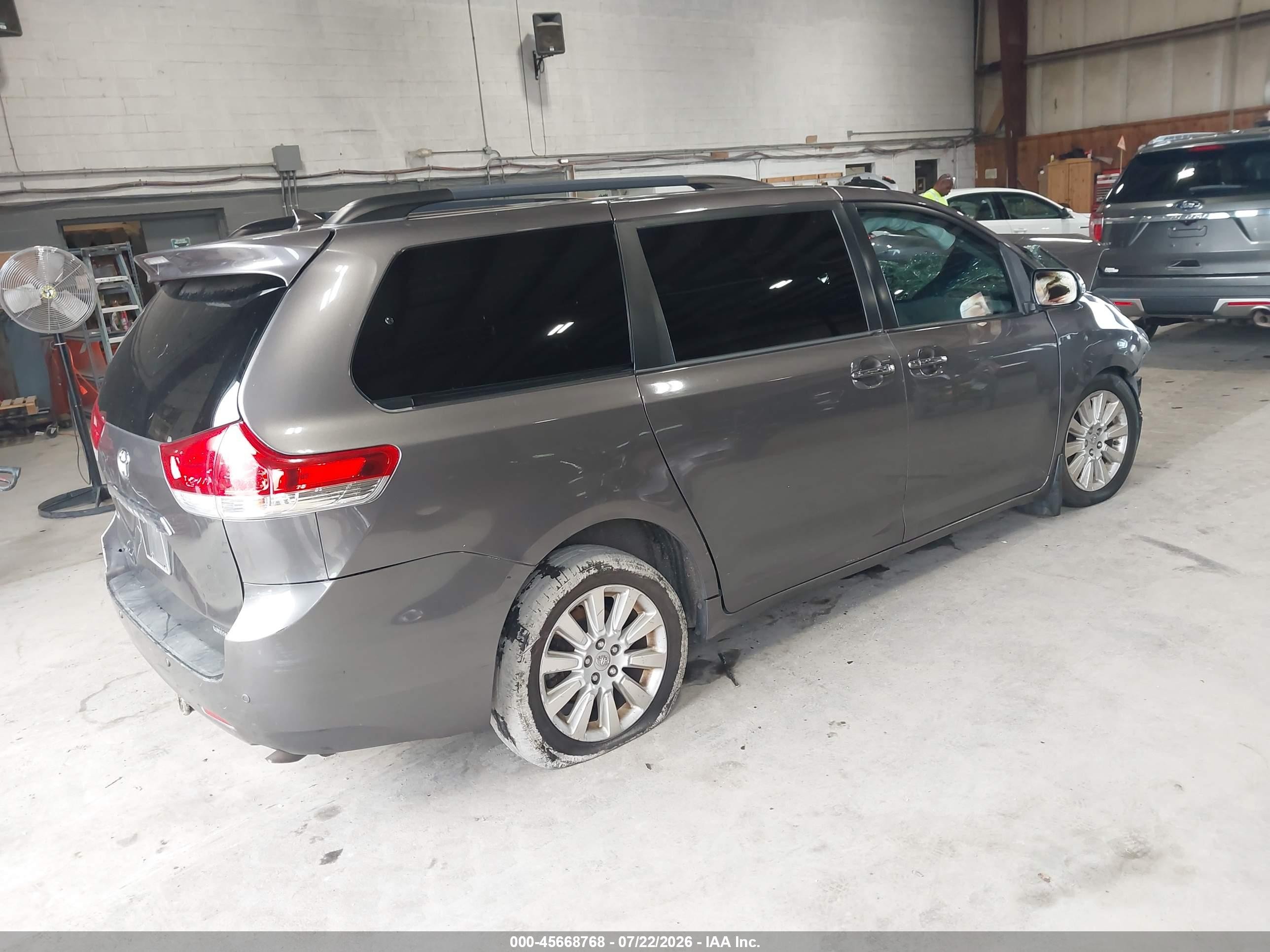 2013 Toyota Sienna Limited 7 Passenger Gray vin: 5TDDK3DC2DS056736
