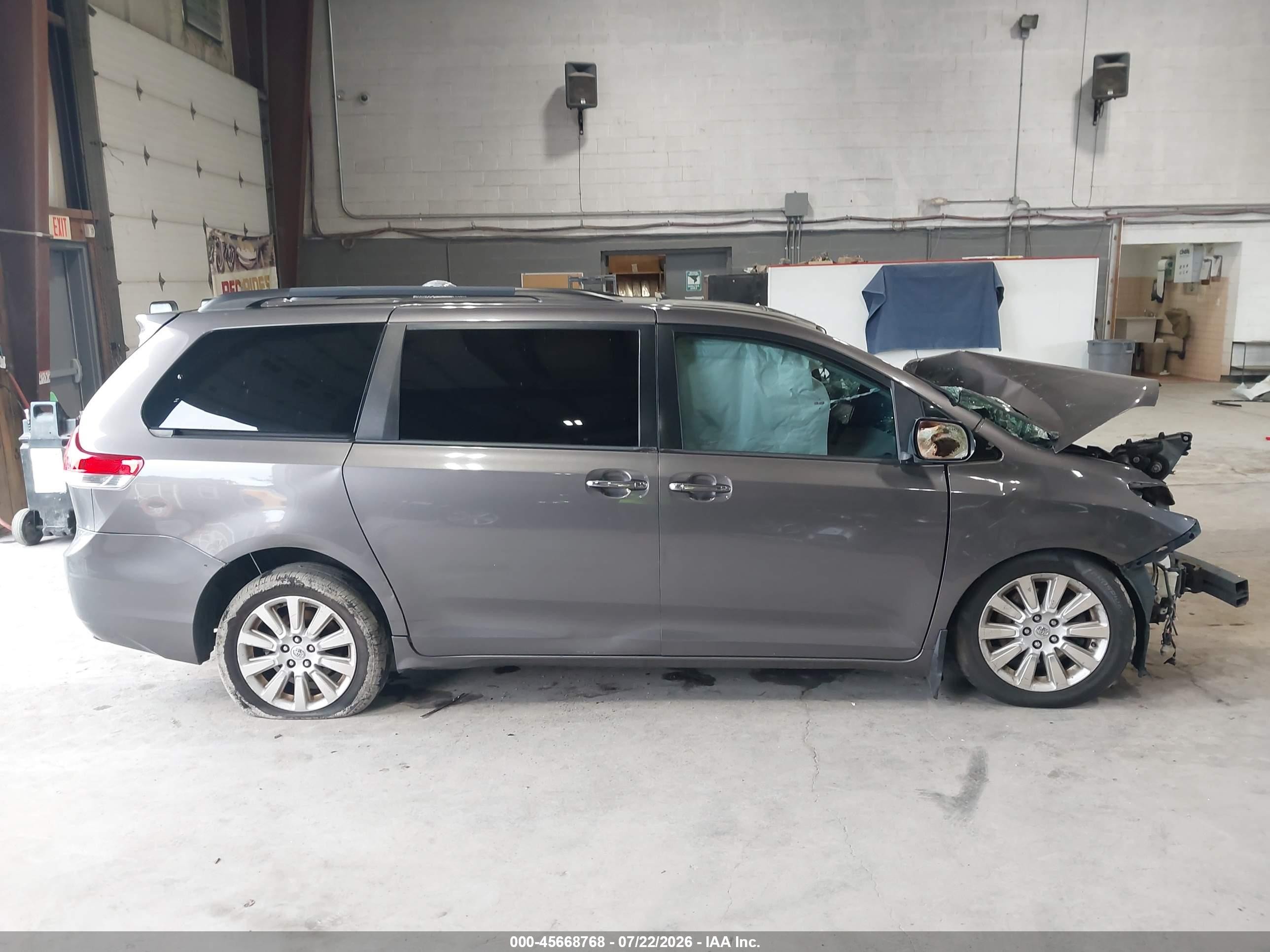 2013 Toyota Sienna Limited 7 Passenger Gray vin: 5TDDK3DC2DS056736