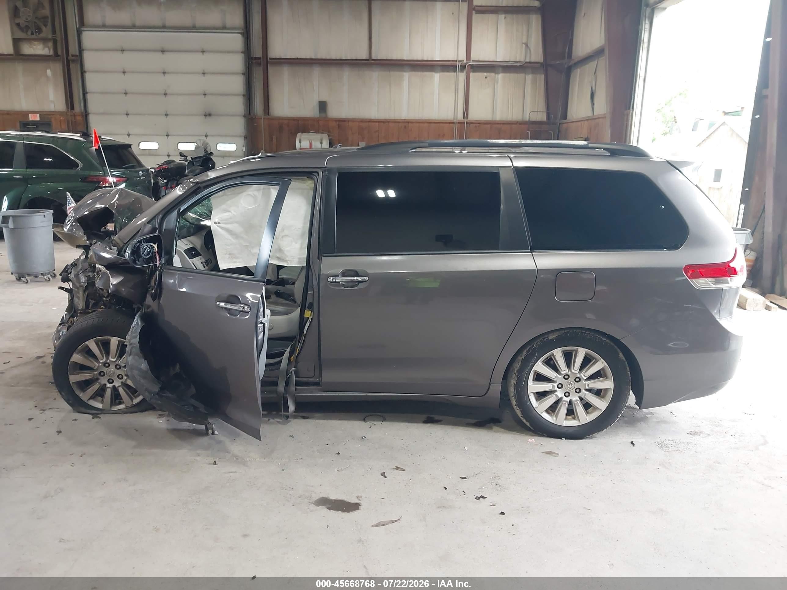 2013 Toyota Sienna Limited 7 Passenger Gray vin: 5TDDK3DC2DS056736