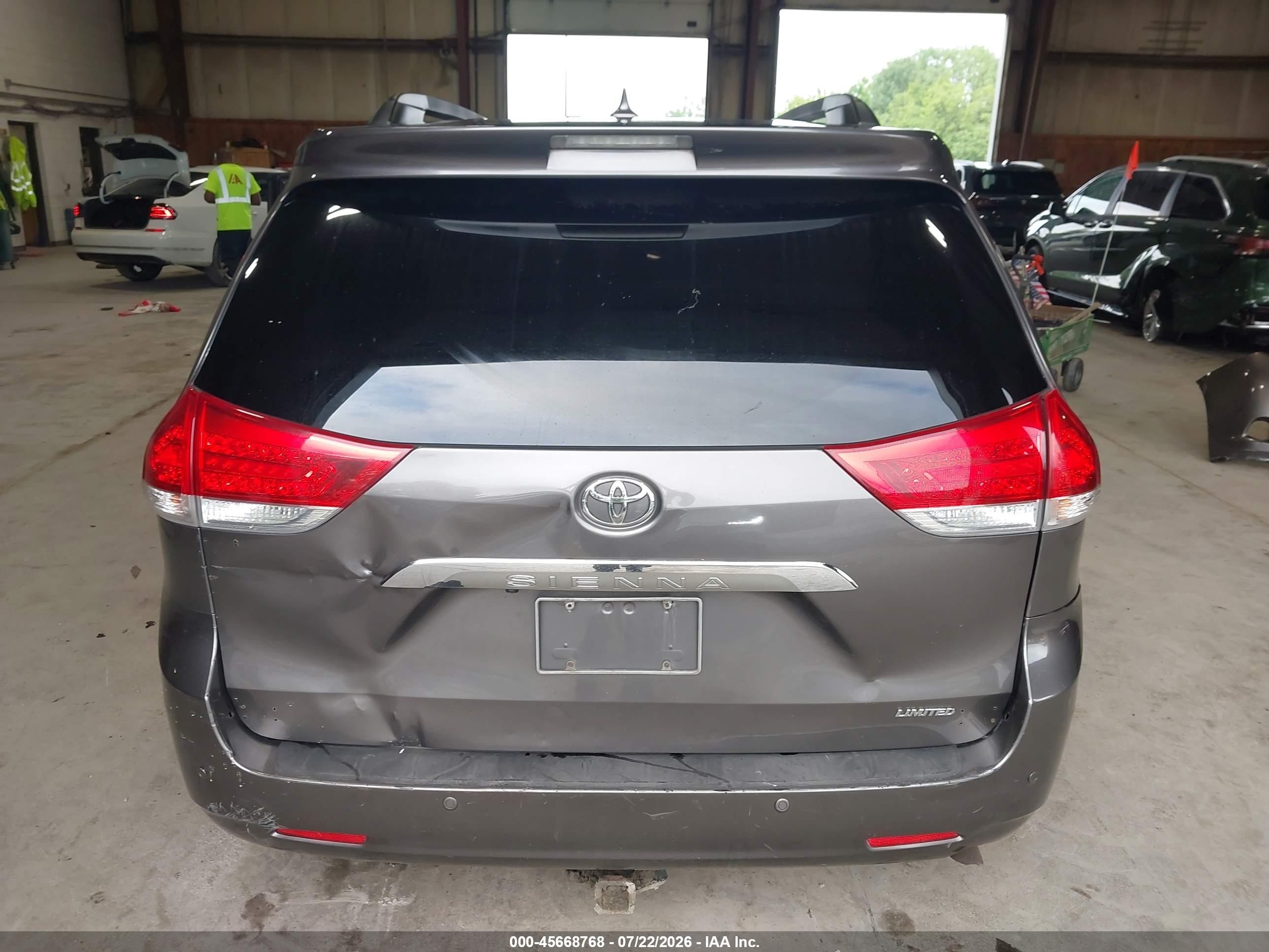 2013 Toyota Sienna Limited 7 Passenger Gray vin: 5TDDK3DC2DS056736
