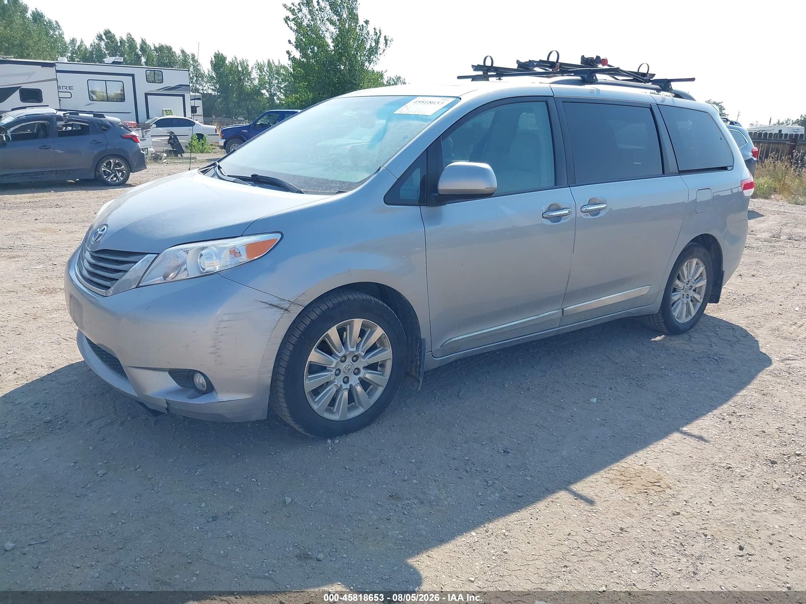 2013 Toyota Sienna Xle 7 Passenger Silver vin: 5TDDK3DC2DS056820