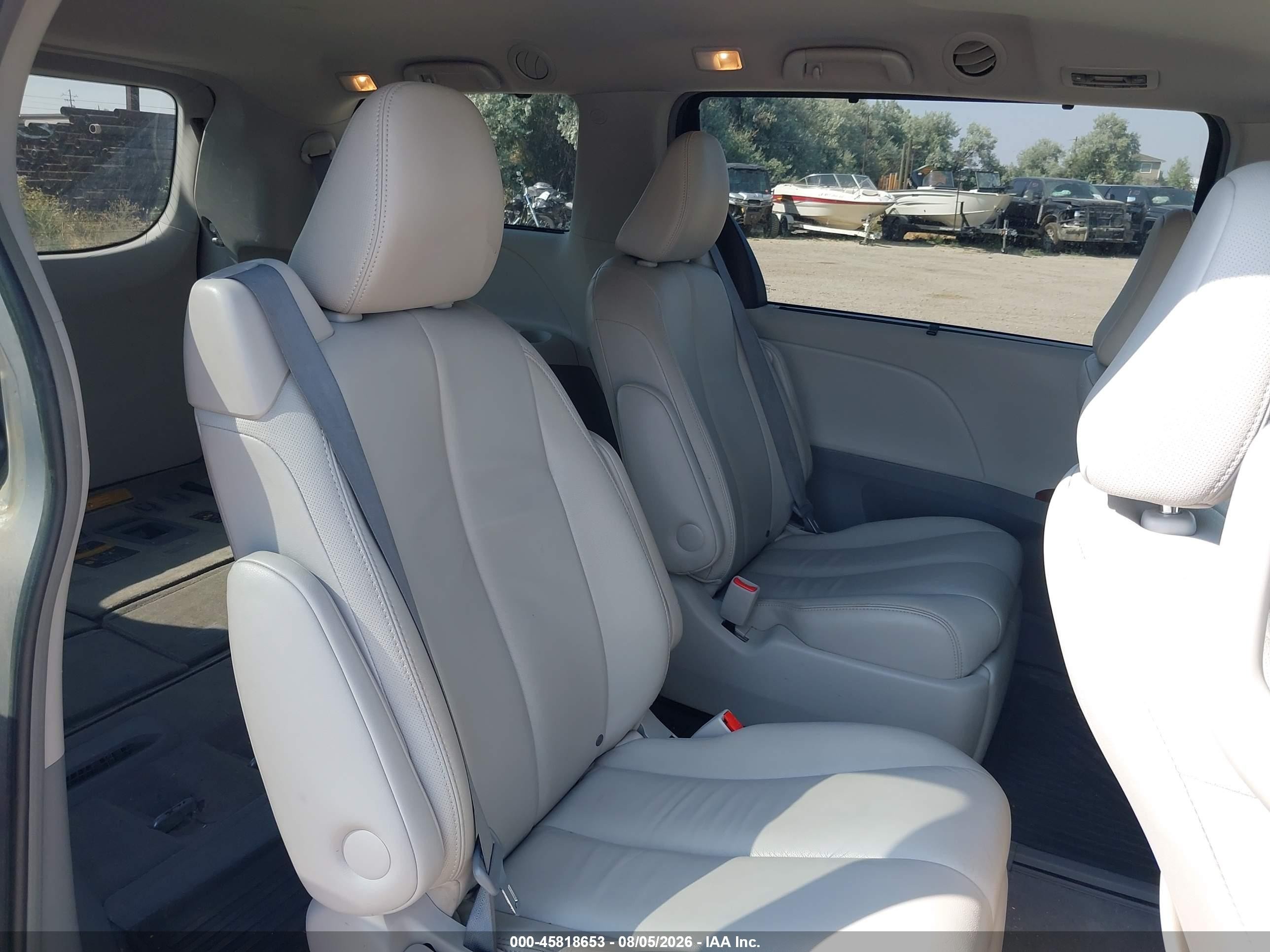 2013 Toyota Sienna Xle 7 Passenger Silver vin: 5TDDK3DC2DS056820