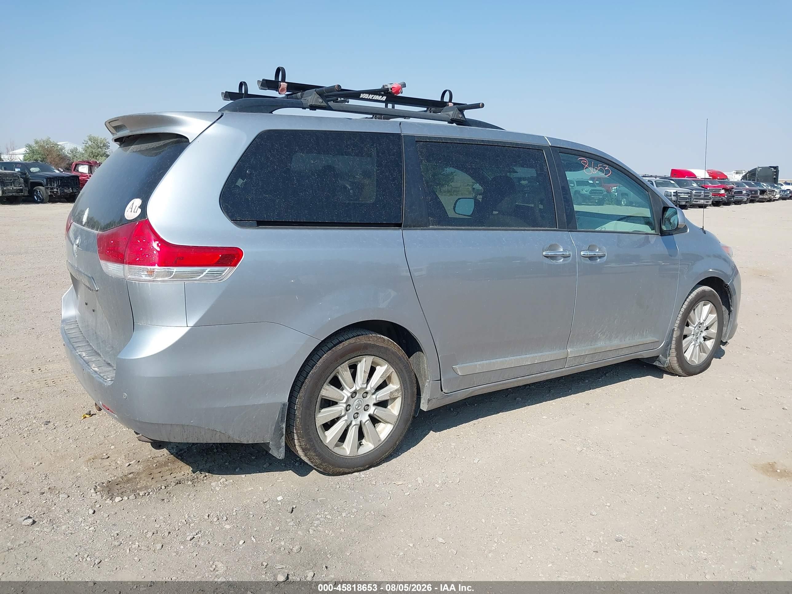 2013 Toyota Sienna Xle 7 Passenger Silver vin: 5TDDK3DC2DS056820