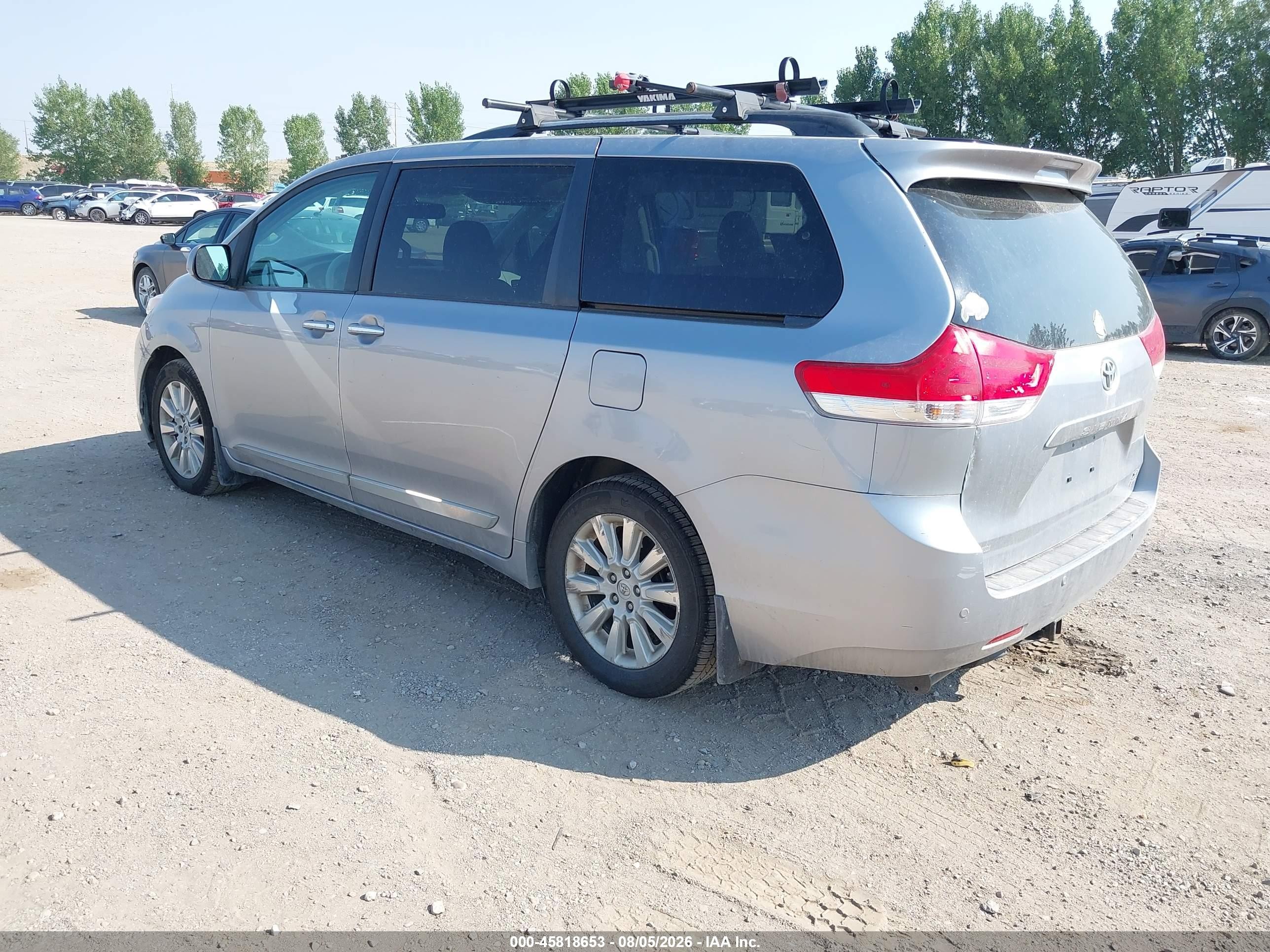 2013 Toyota Sienna Xle 7 Passenger Silver vin: 5TDDK3DC2DS056820