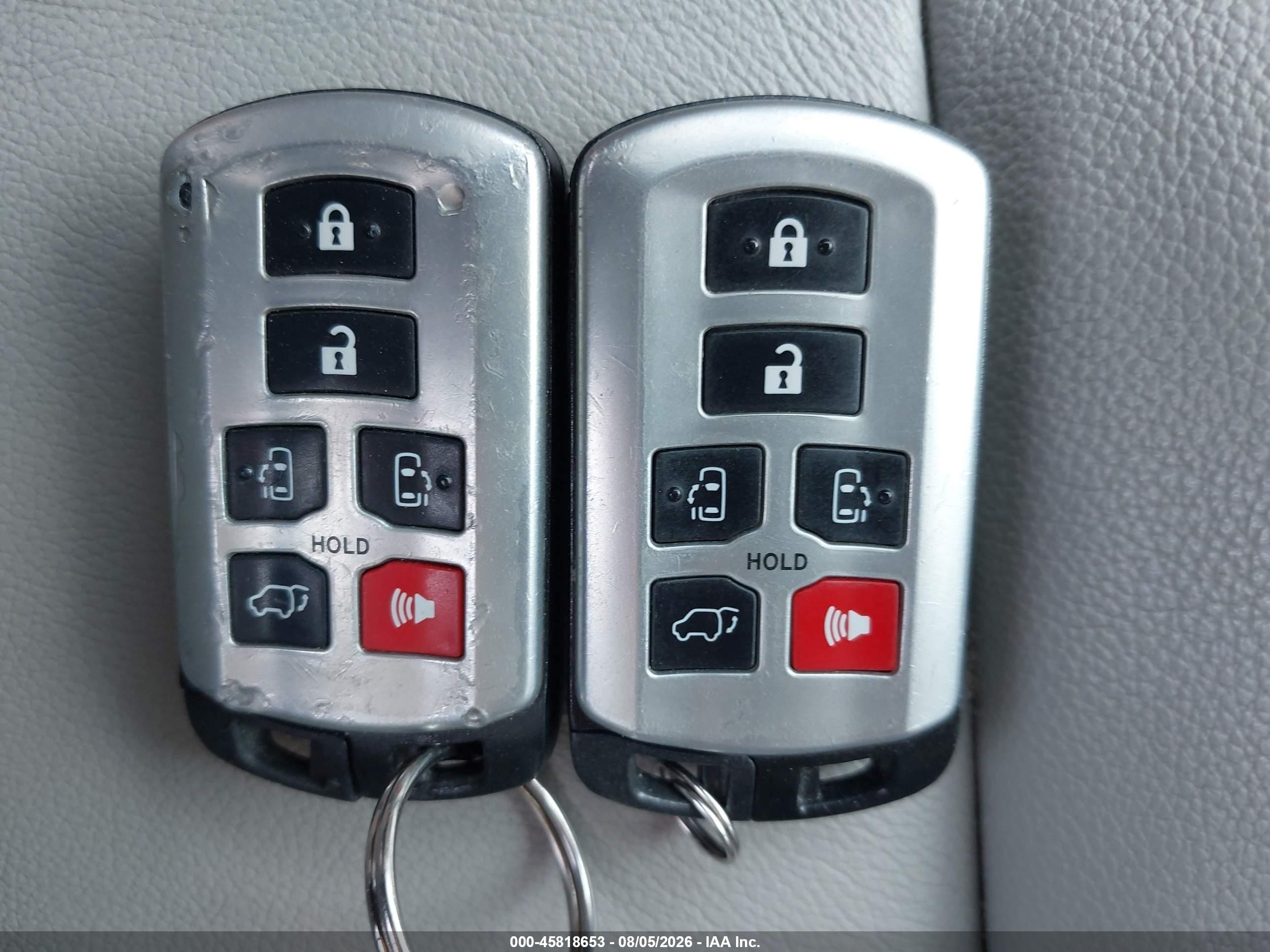 2013 Toyota Sienna Xle 7 Passenger Silver vin: 5TDDK3DC2DS056820