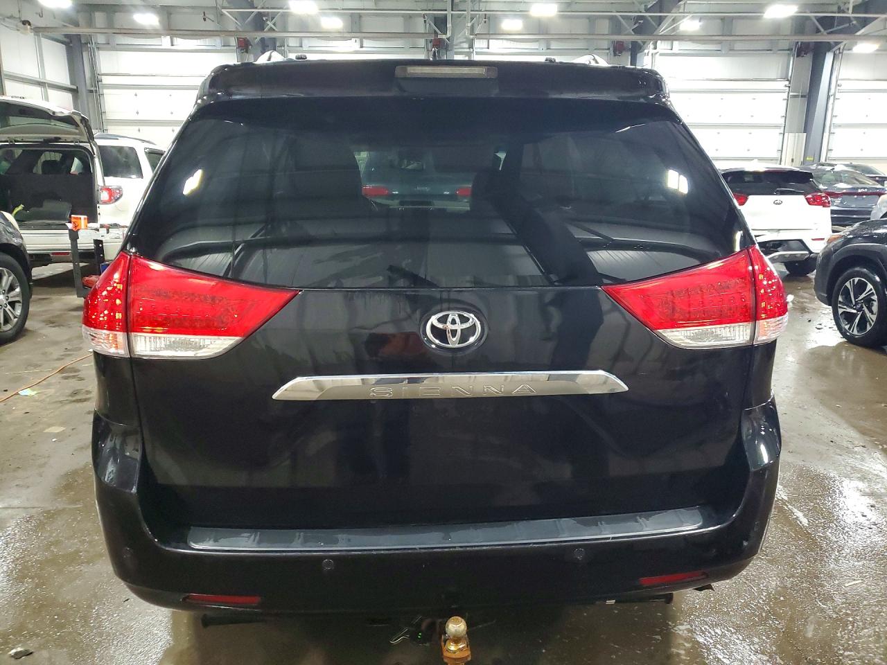 2013 Toyota Sienna Limited 7-passenger Черный vin: 5TDDK3DC2DS057871