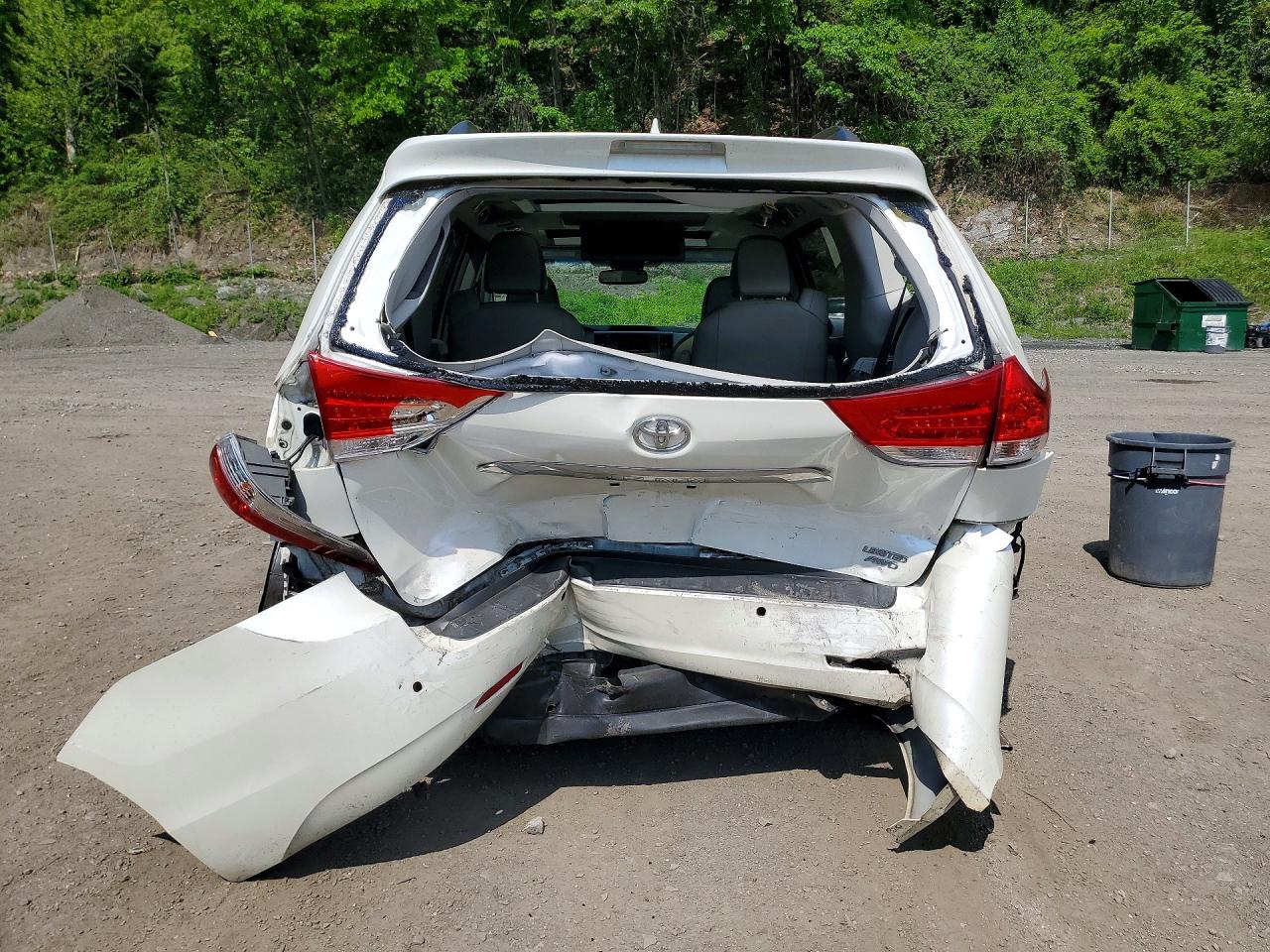 2013 Toyota Sienna Limited 7-passenger White vin: 5TDDK3DC2DS058728