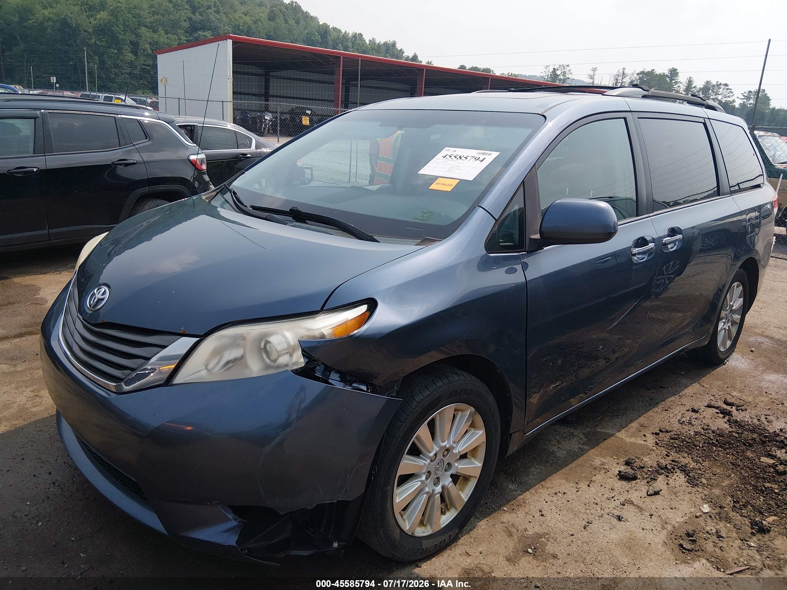 2013 Toyota Sienna Xle 7 Passenger Light Blue vin: 5TDDK3DC2DS063217