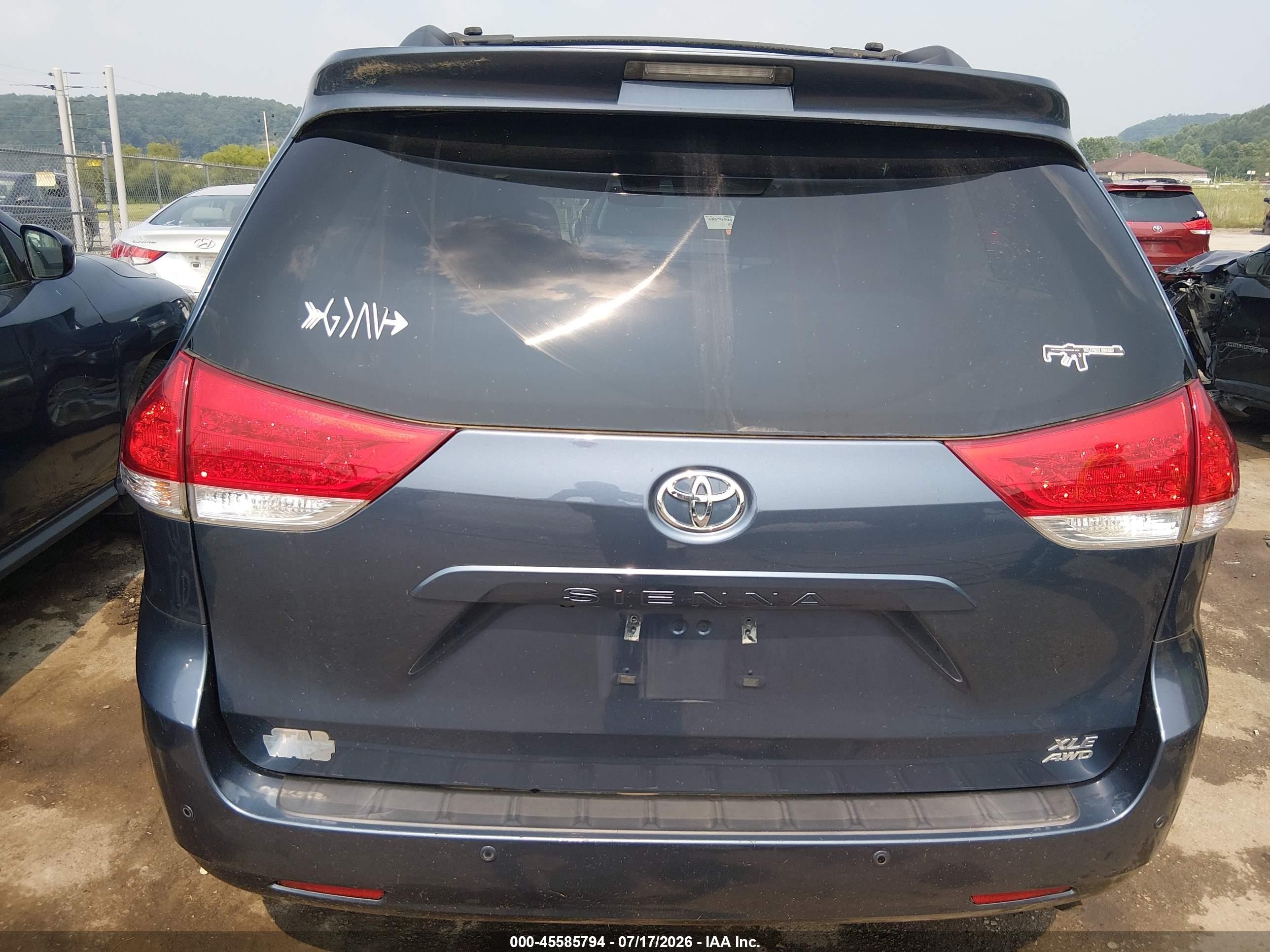 2013 Toyota Sienna Xle 7 Passenger Light Blue vin: 5TDDK3DC2DS063217