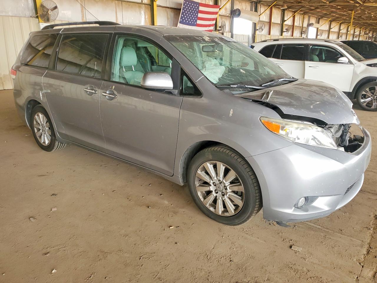 2013 Toyota Sienna Xle 7-passenger Gray vin: 5TDDK3DC2DS067350