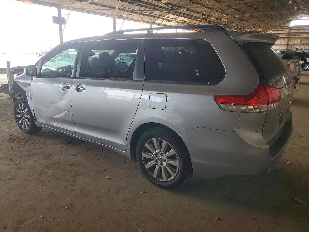 2013 Toyota Sienna Xle 7-passenger Gray vin: 5TDDK3DC2DS067350