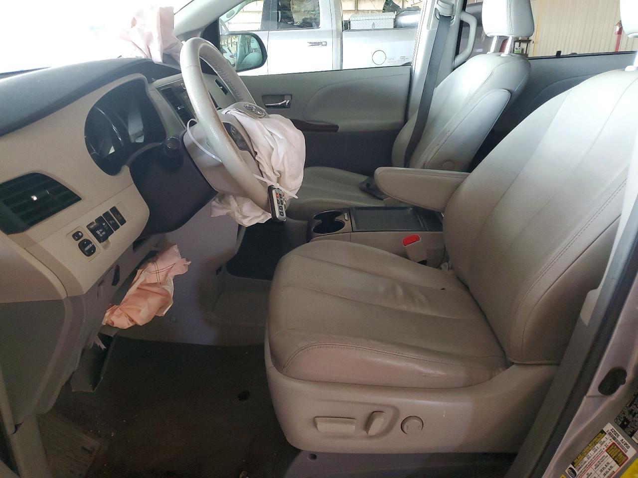 2013 Toyota Sienna Xle 7-passenger Gray vin: 5TDDK3DC2DS067350