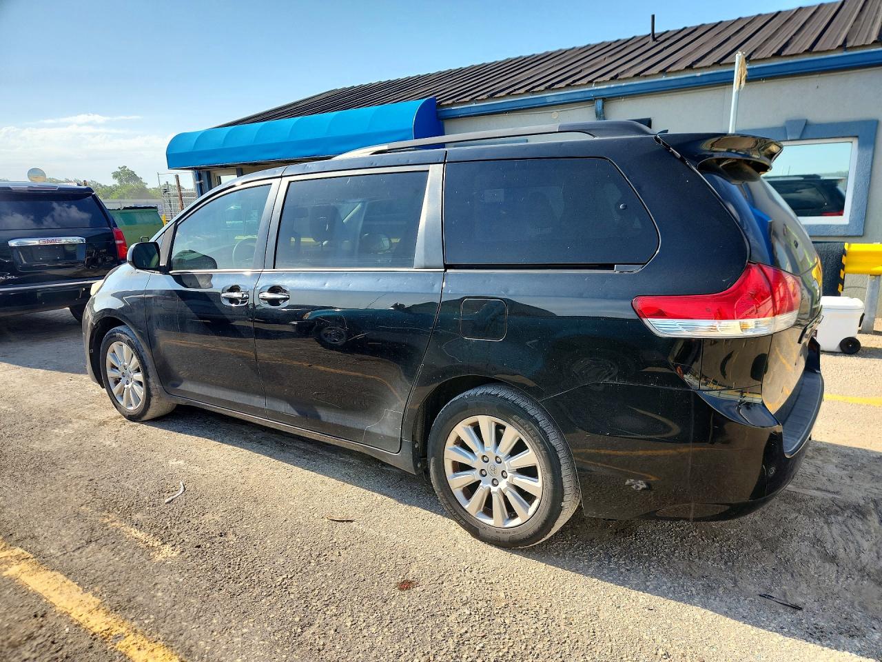 2014 Toyota Sienna Xle 7-passenger Black vin: 5TDDK3DC2ES076244