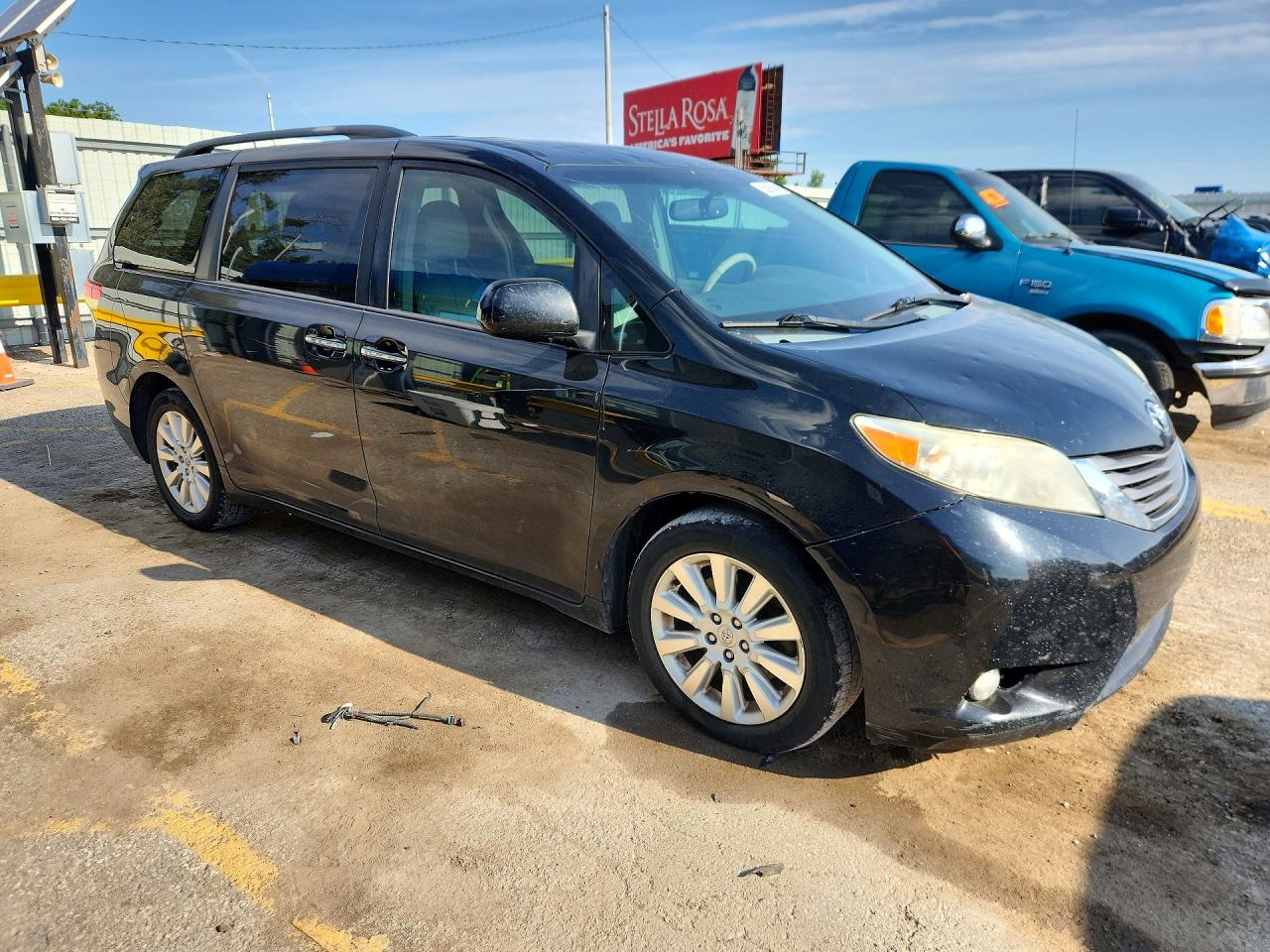 2014 Toyota Sienna Xle 7-passenger Black vin: 5TDDK3DC2ES076244