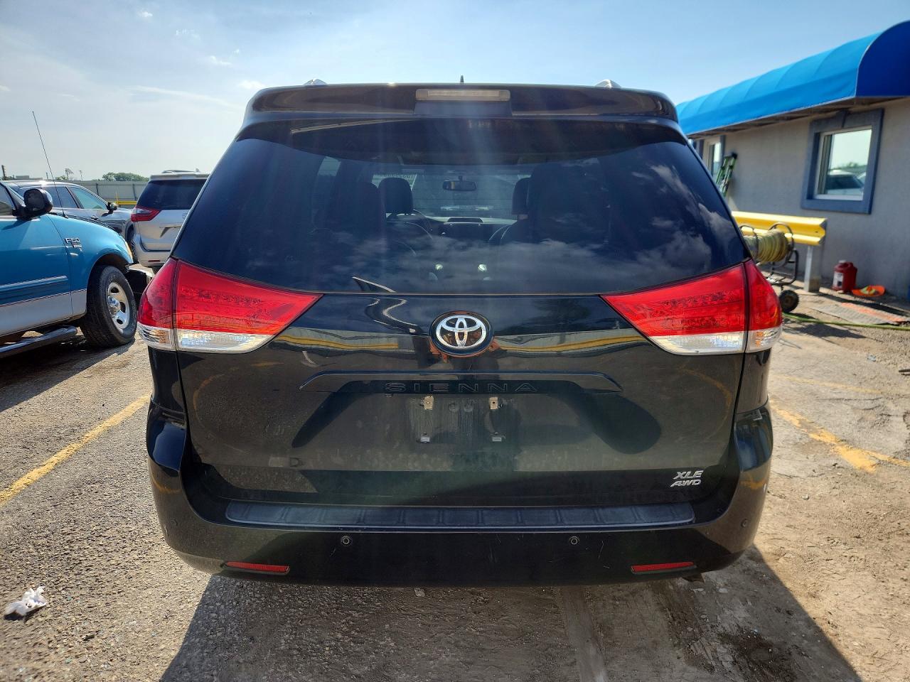 2014 Toyota Sienna Xle 7-passenger Black vin: 5TDDK3DC2ES076244