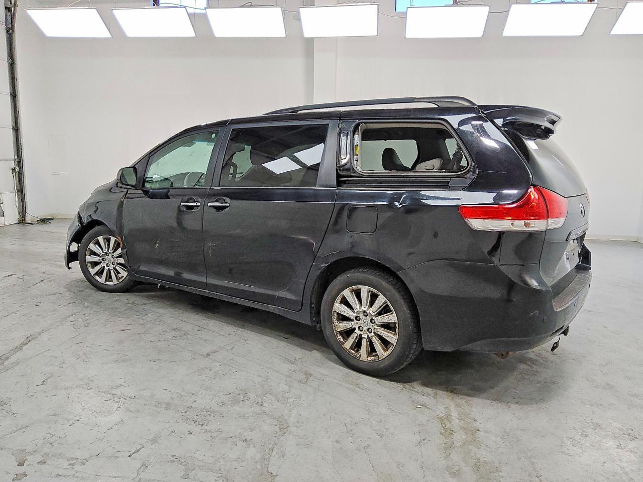 2014 Toyota Sienna Xle 7-passenger Black vin: 5TDDK3DC2ES086935