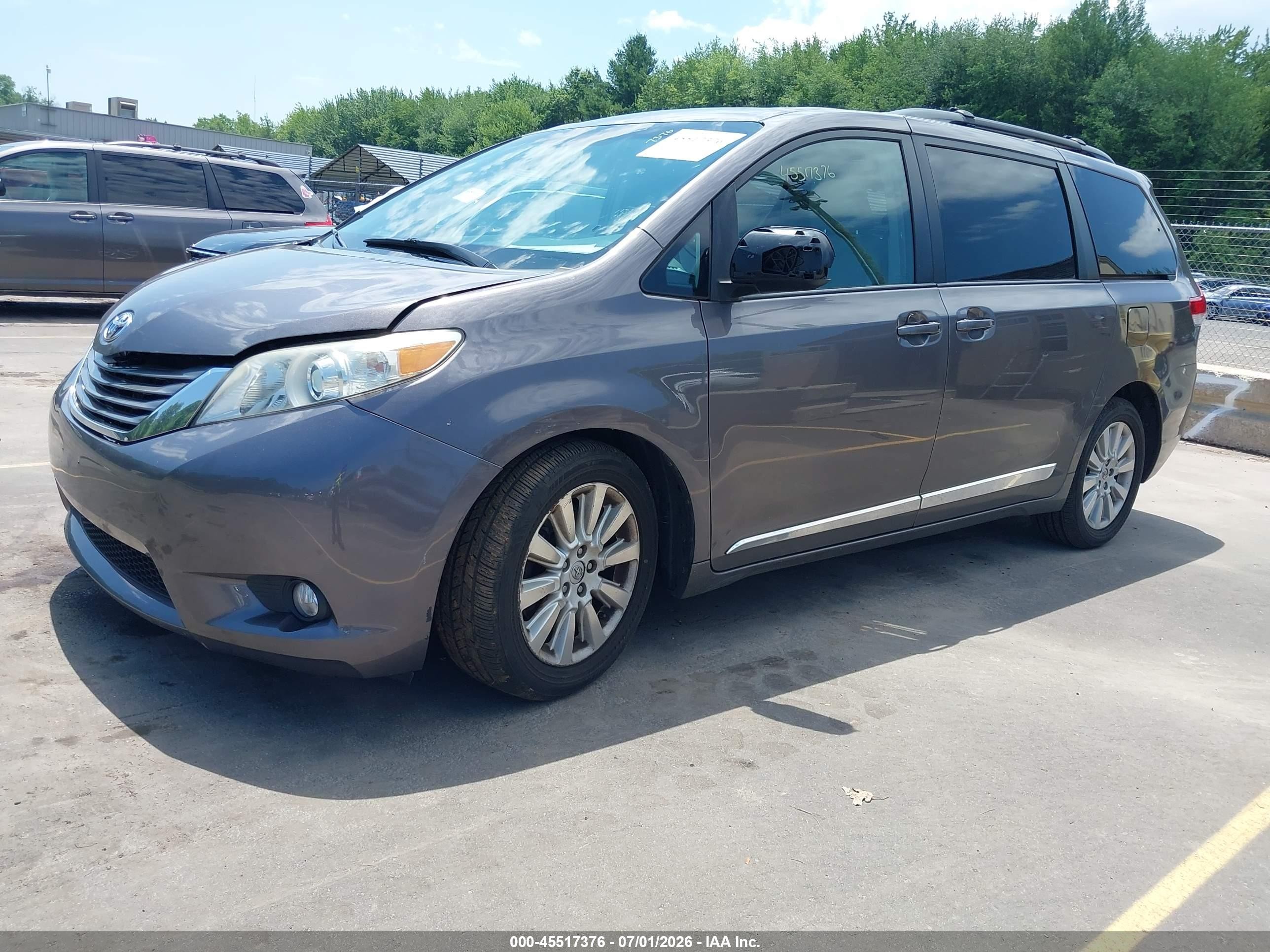 2014 Toyota Sienna Xle 7 Passenger Gray vin: 5TDDK3DC2ES089768