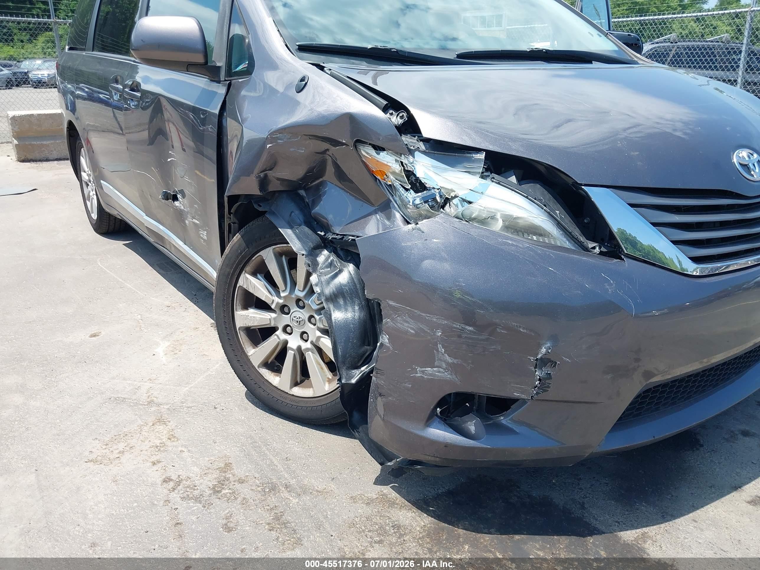 2014 Toyota Sienna Xle 7 Passenger Gray vin: 5TDDK3DC2ES089768