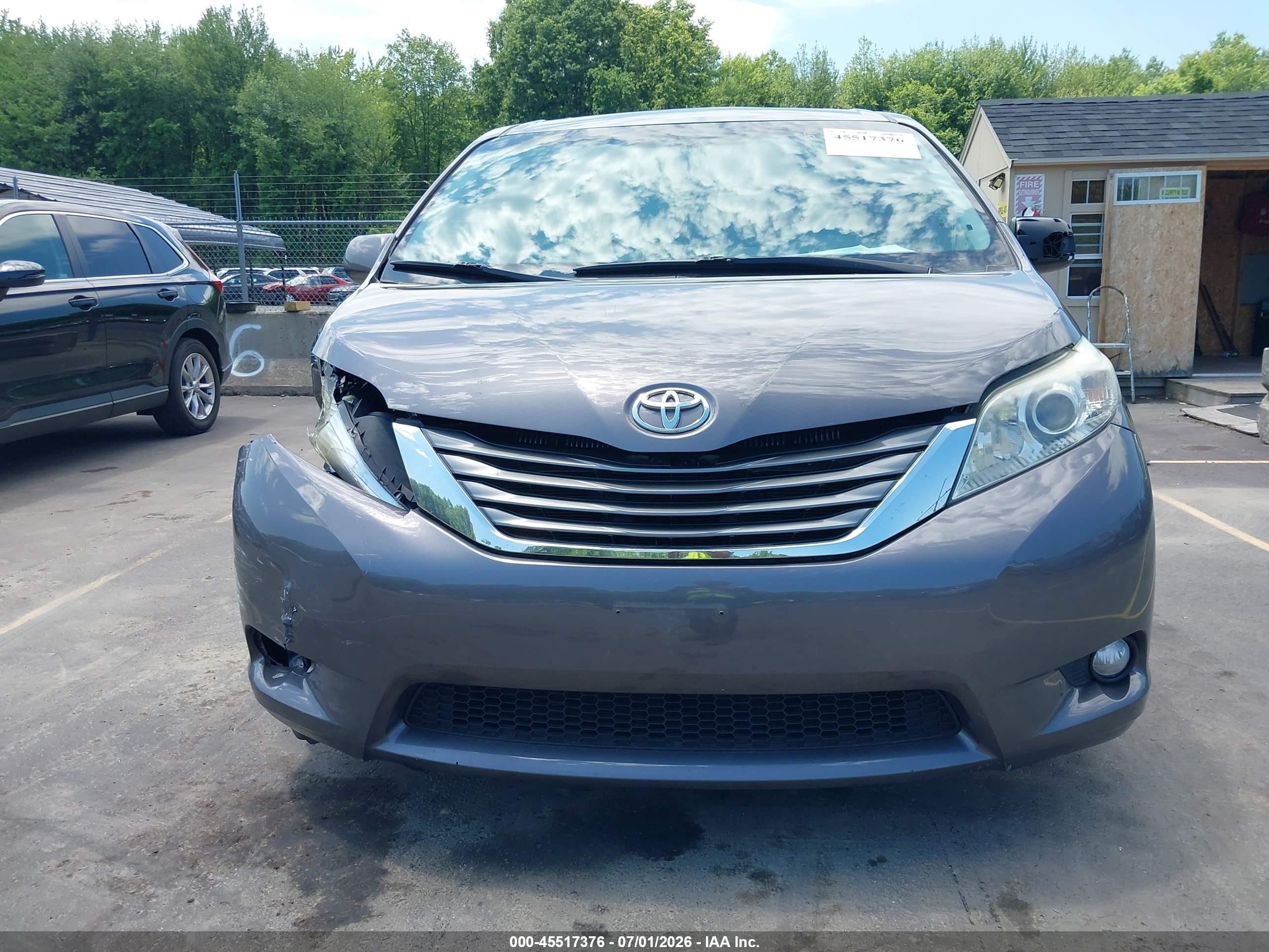 2014 Toyota Sienna Xle 7 Passenger Gray vin: 5TDDK3DC2ES089768